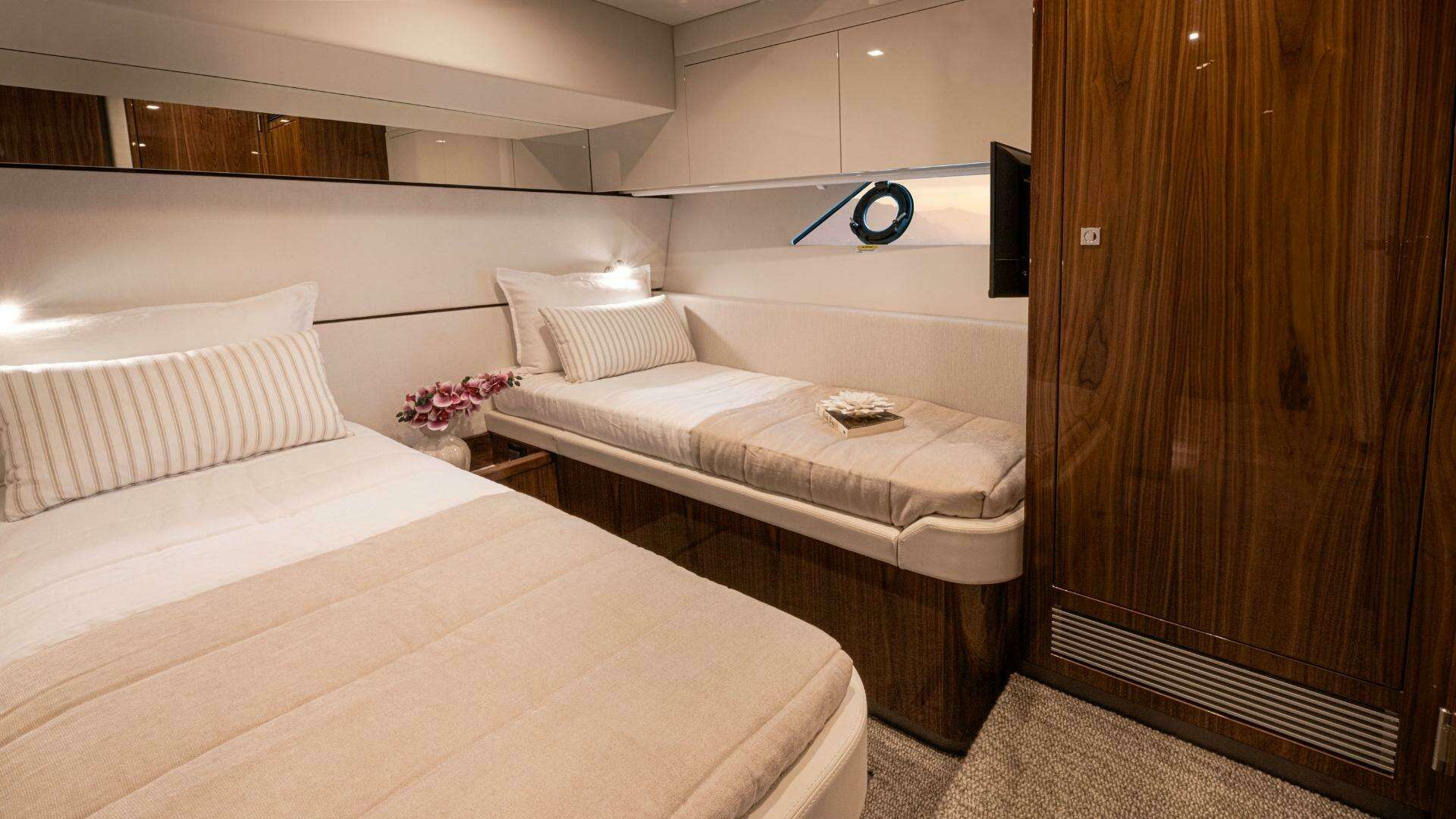 2026 Riviera 64 Sports Motor Yacht Series II - Image 18