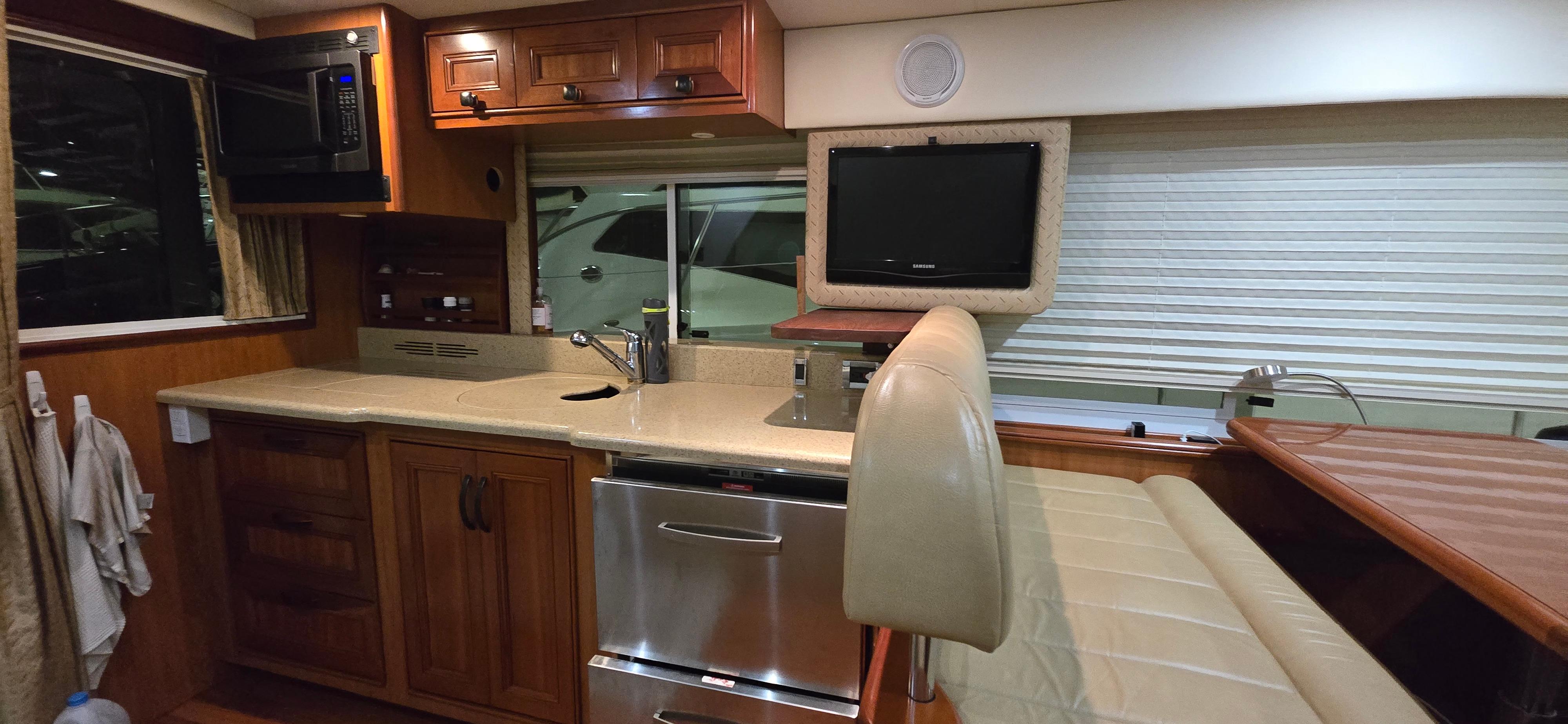 2011 Mainship 395 Trawler - 59