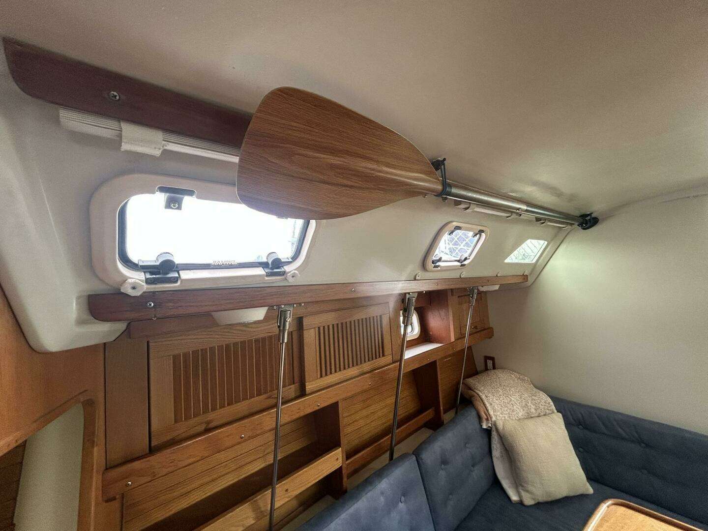 1995 Catalina 320 - Image 26