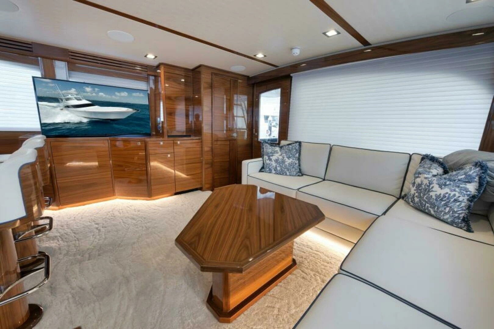 2024 Viking 68 Convertible - Image 6