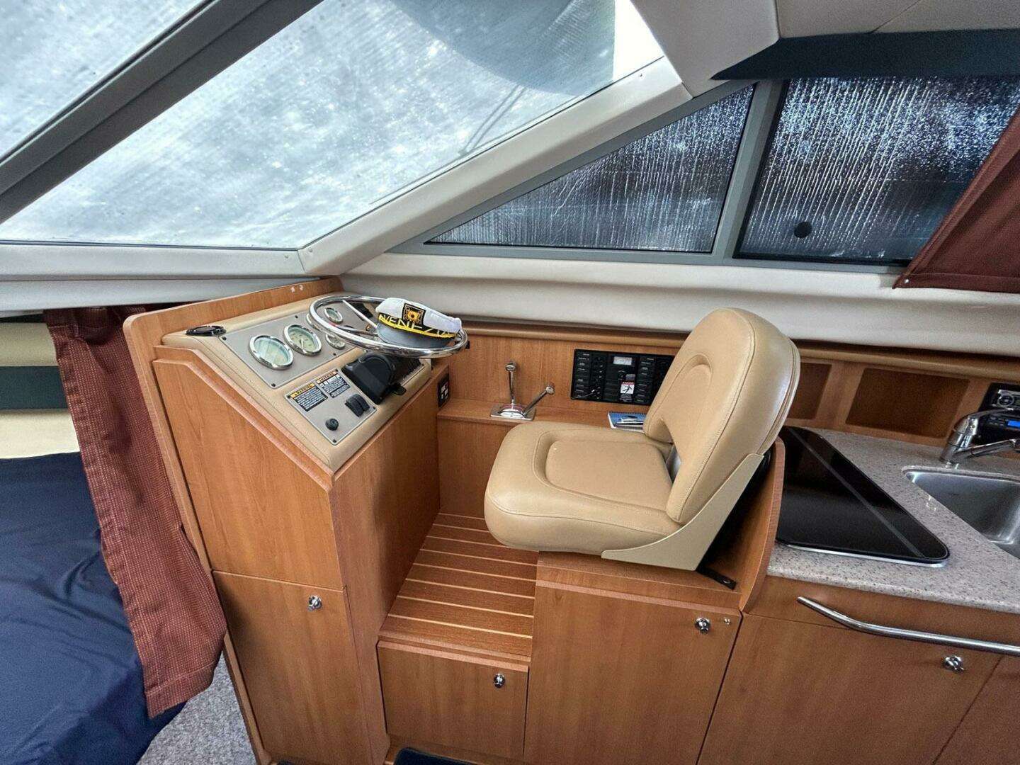 2008 Bayliner Discovery 288 - Image 9