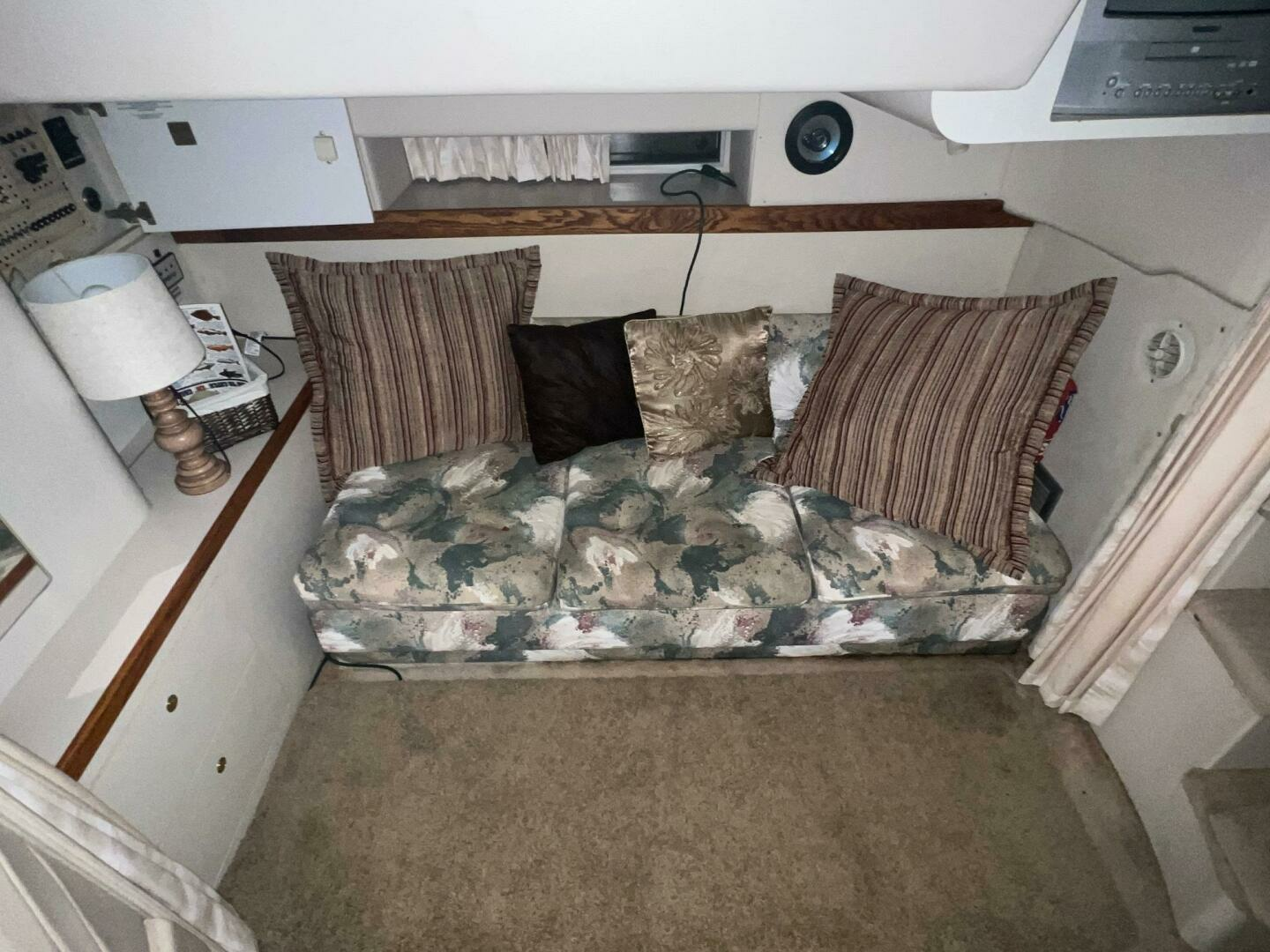 1997 Cruisers Yachts 3575 - Image 22