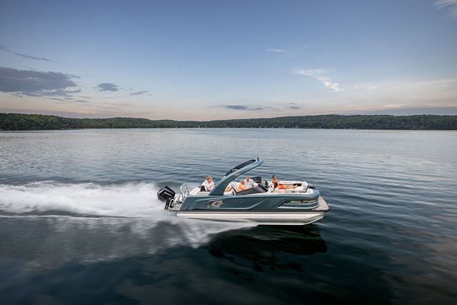 2026 Avalon Excalibur Quad Lounge Windshield 27 FT - 4