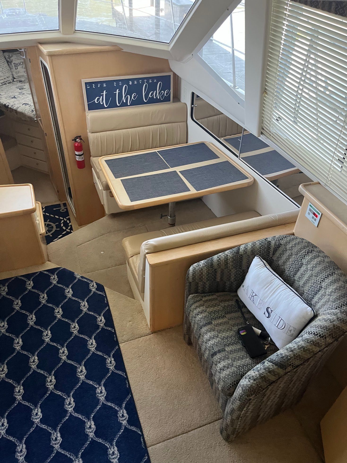 1998 Carver 355 Aft Cabin Motor Yacht - 11