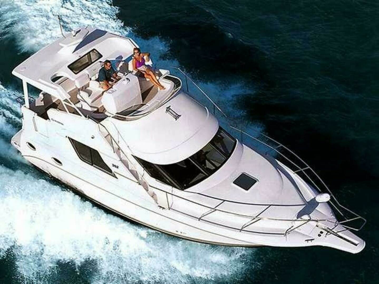 2001 Silverton 352 Motor Yacht - Image 12