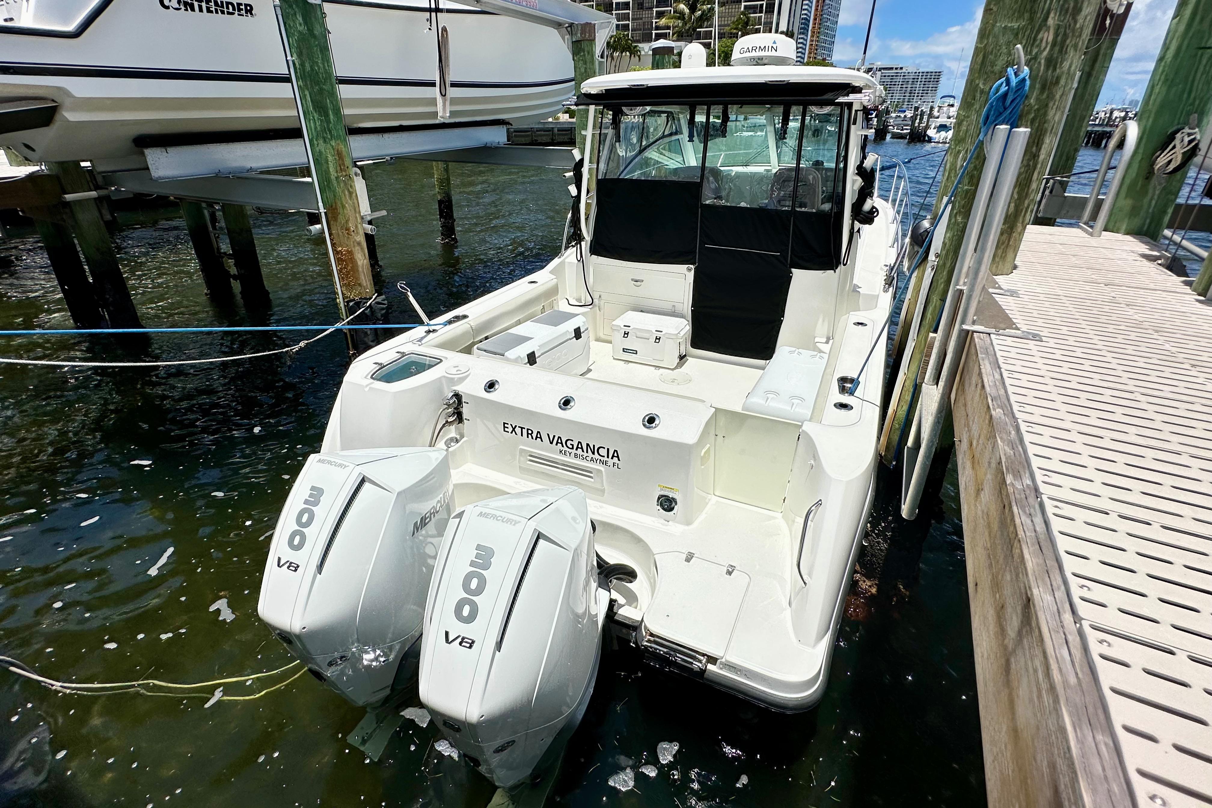 2015 Boston Whaler 315 Conquest
