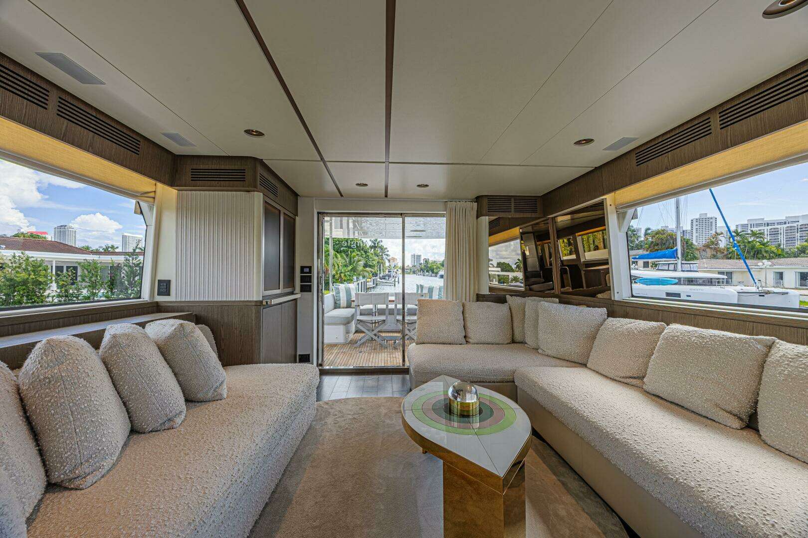 2022 Azimut Magellano 66 - Image 10