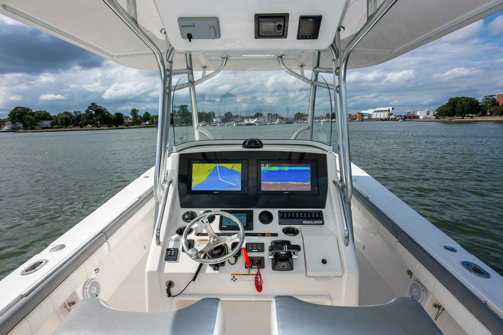 2018 Regulator 34 FS - Image 17