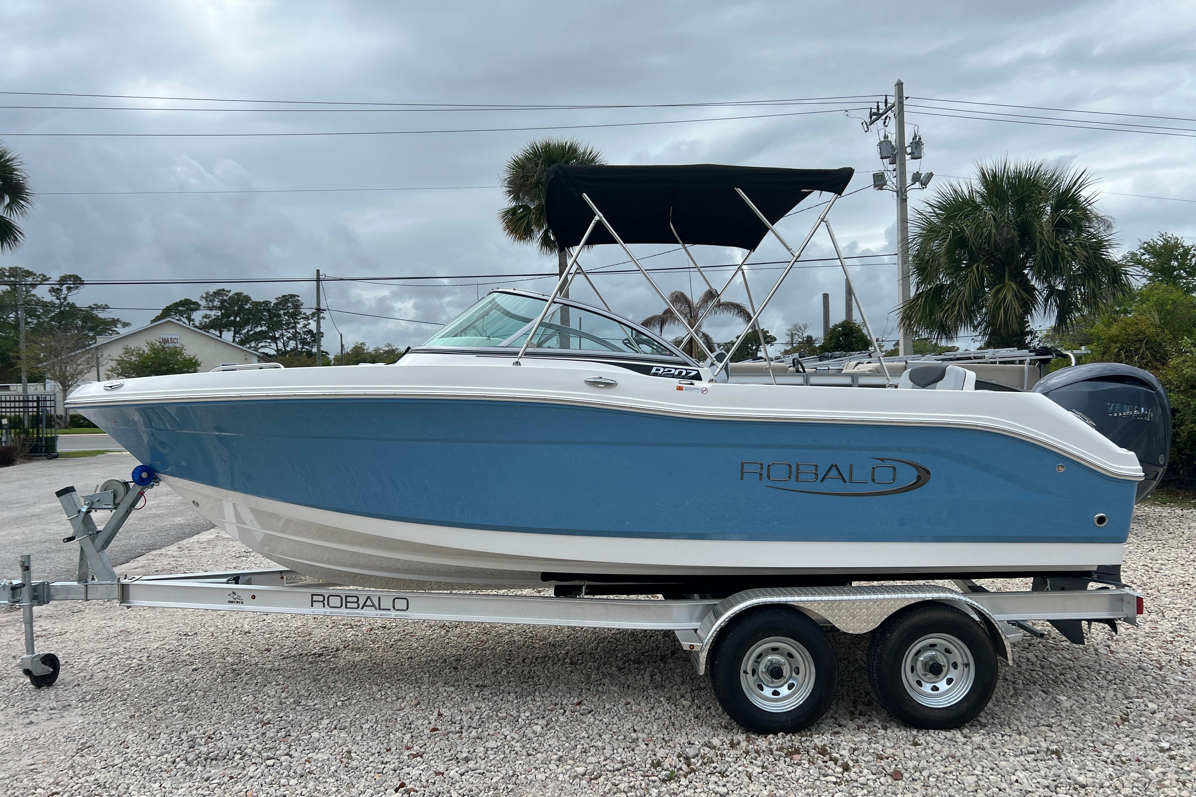 2026 Robalo R207 Dual Console