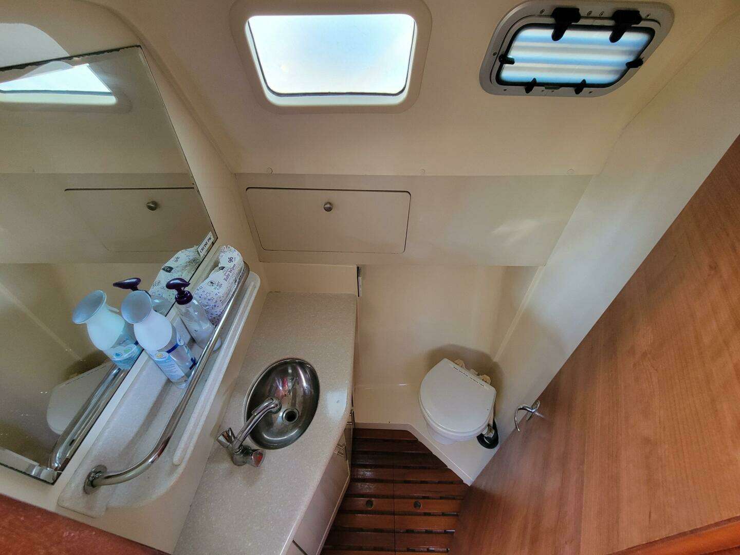 2013 Hunter 33 - Image 11