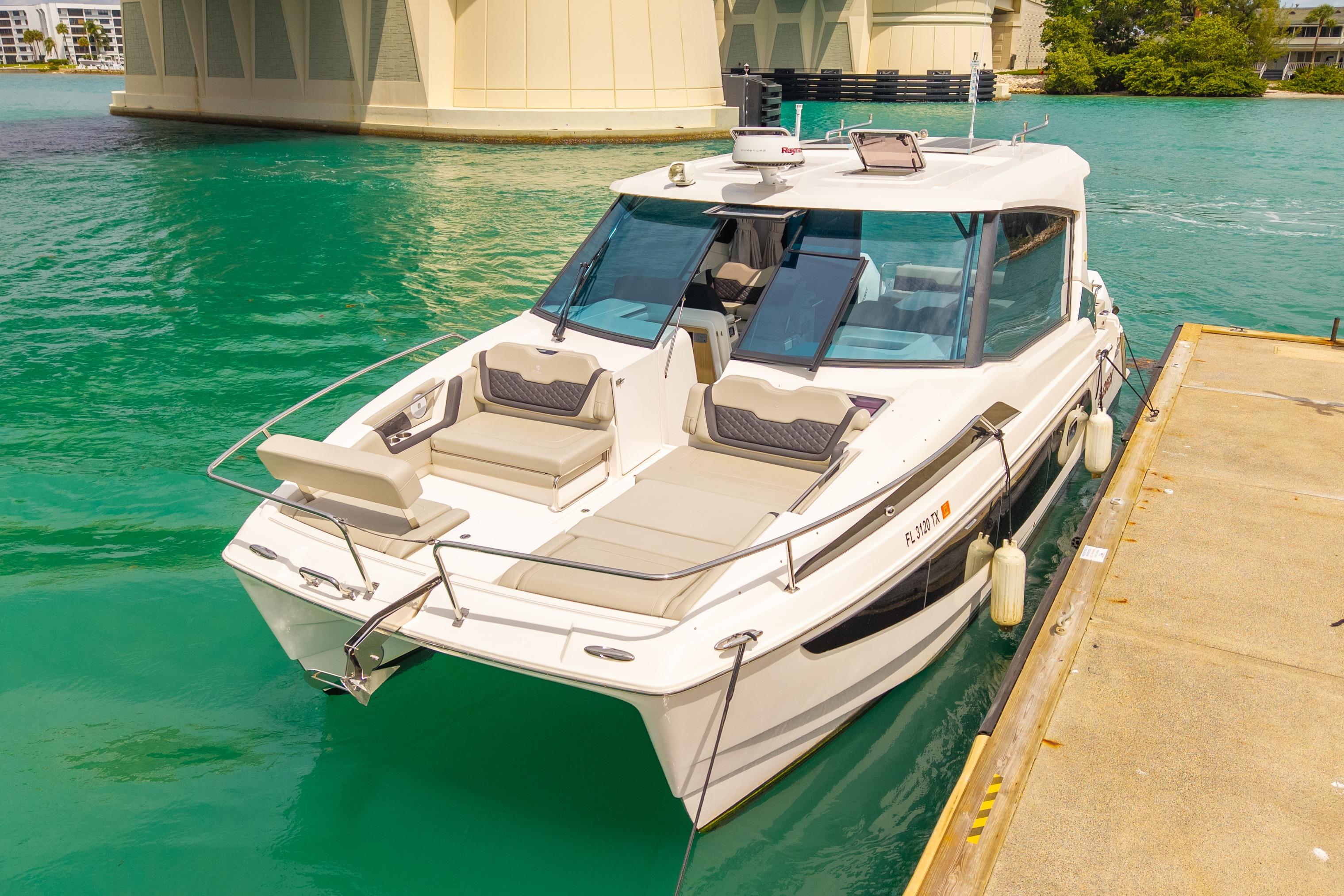 2025 Aquila 36 Cruiser