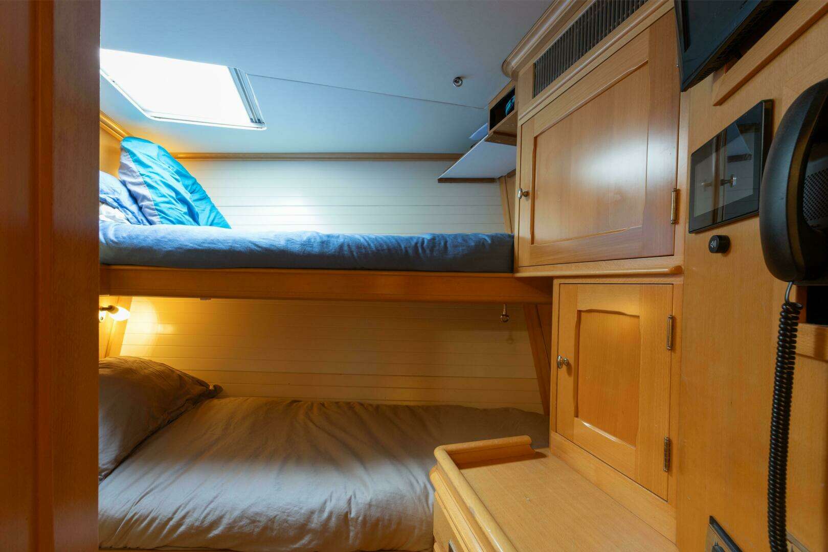 2001 Vitters Aft Cockpit - Image 28