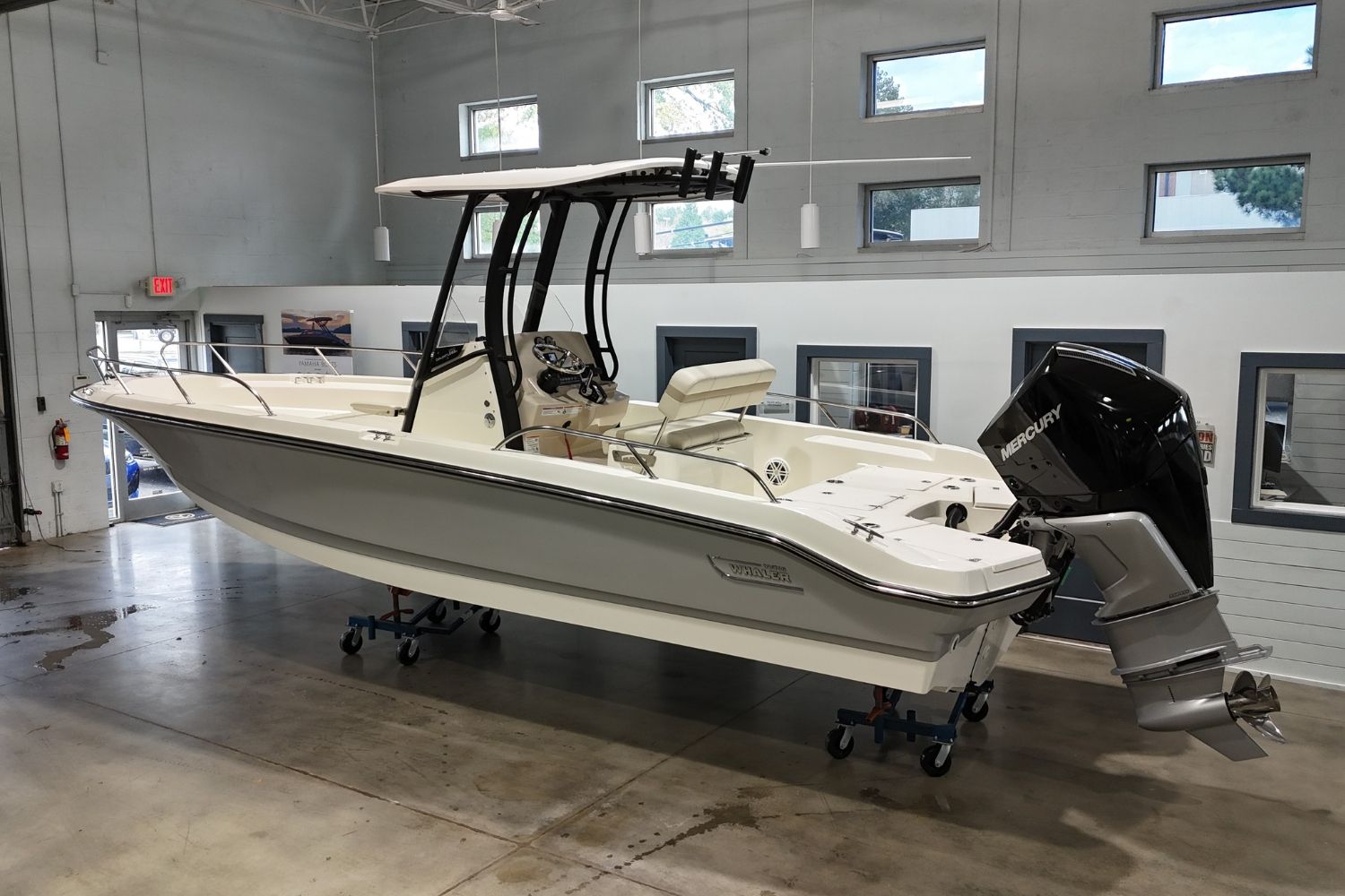 2026 Boston Whaler 250 Dauntless - 3