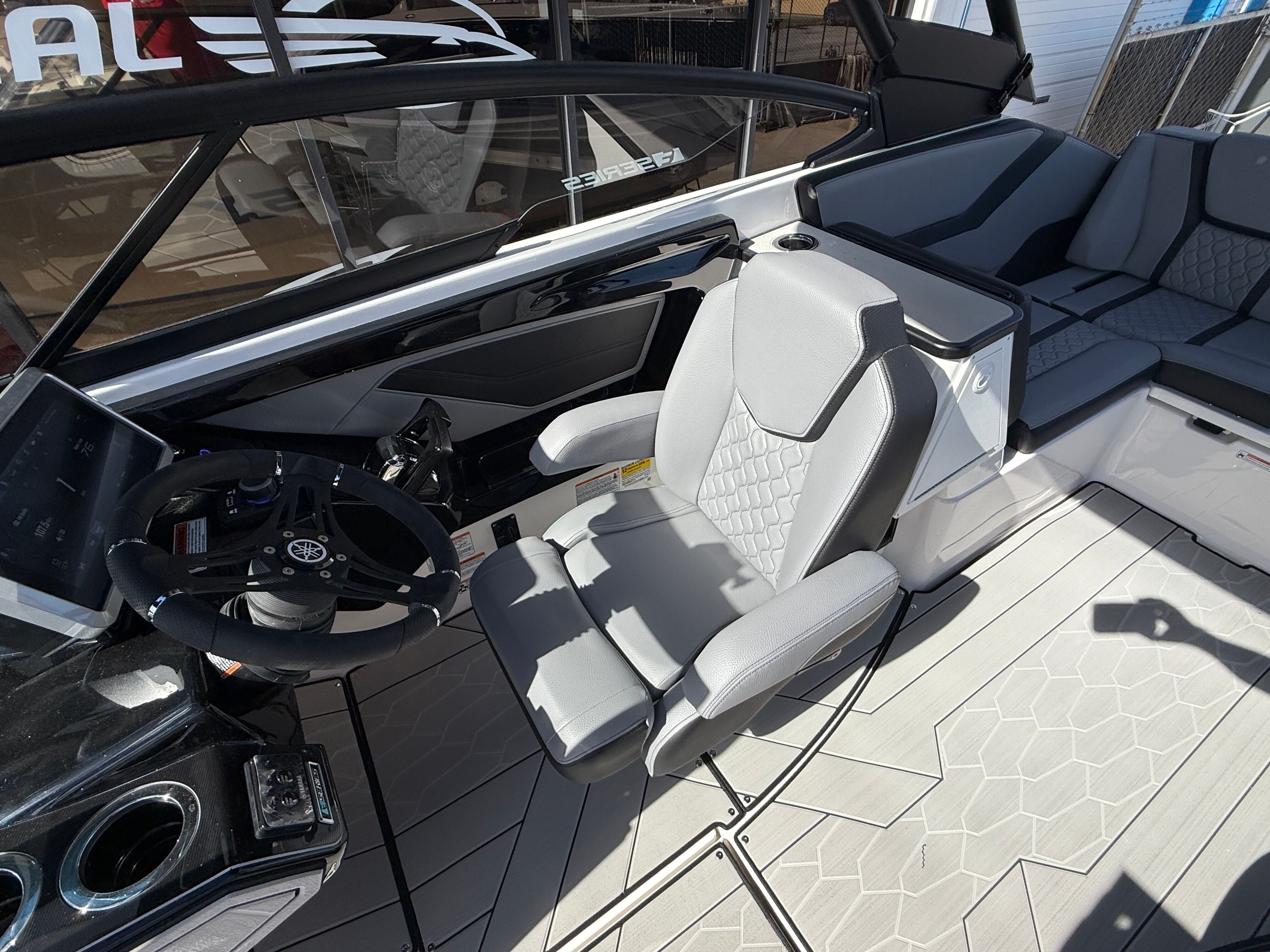 2026 YAMAHA 255 XE - Image 10