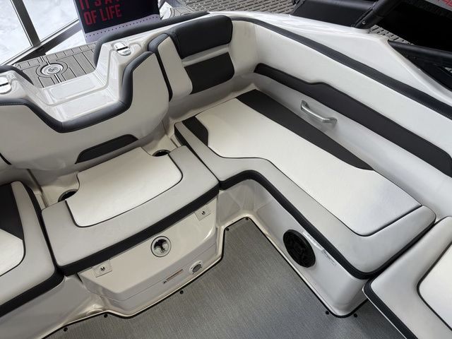 2026 Yamaha Boats AR195 - 7