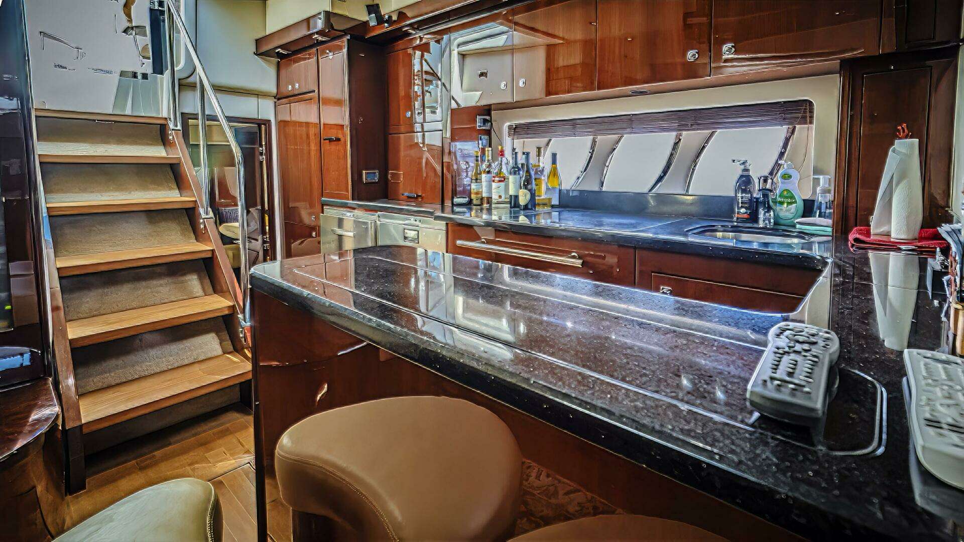 2011 Sea Ray 580 Sundancer - Image 26