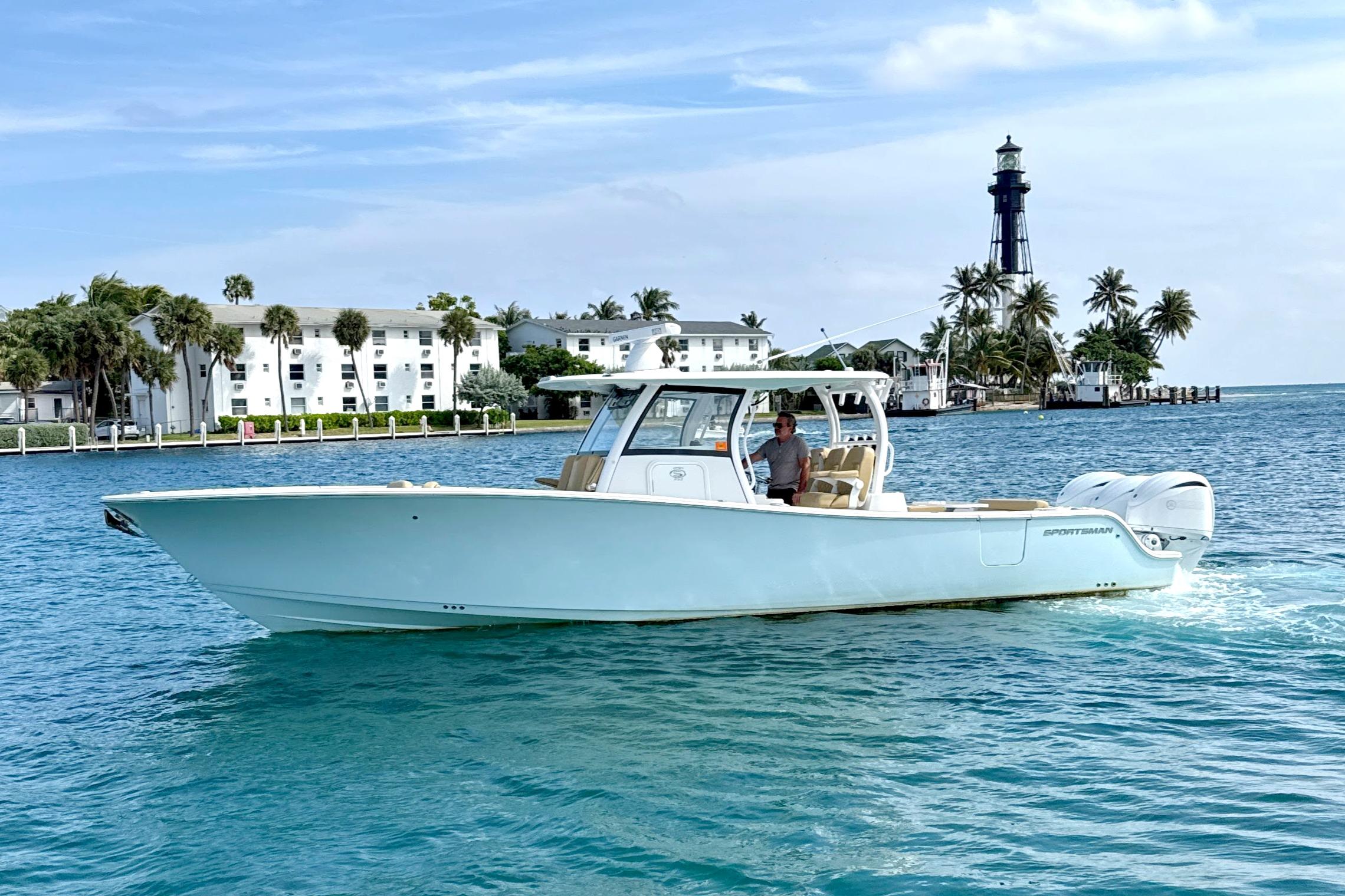 2023 Sportsman Open 352 Center Console