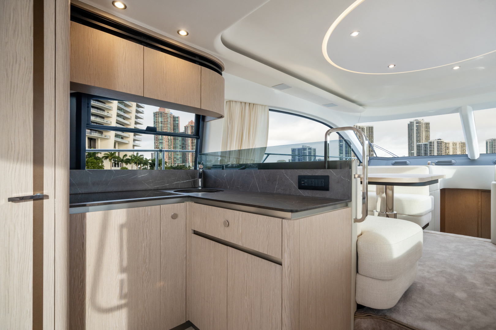 2023 Azimut 53 FLY - Image 30