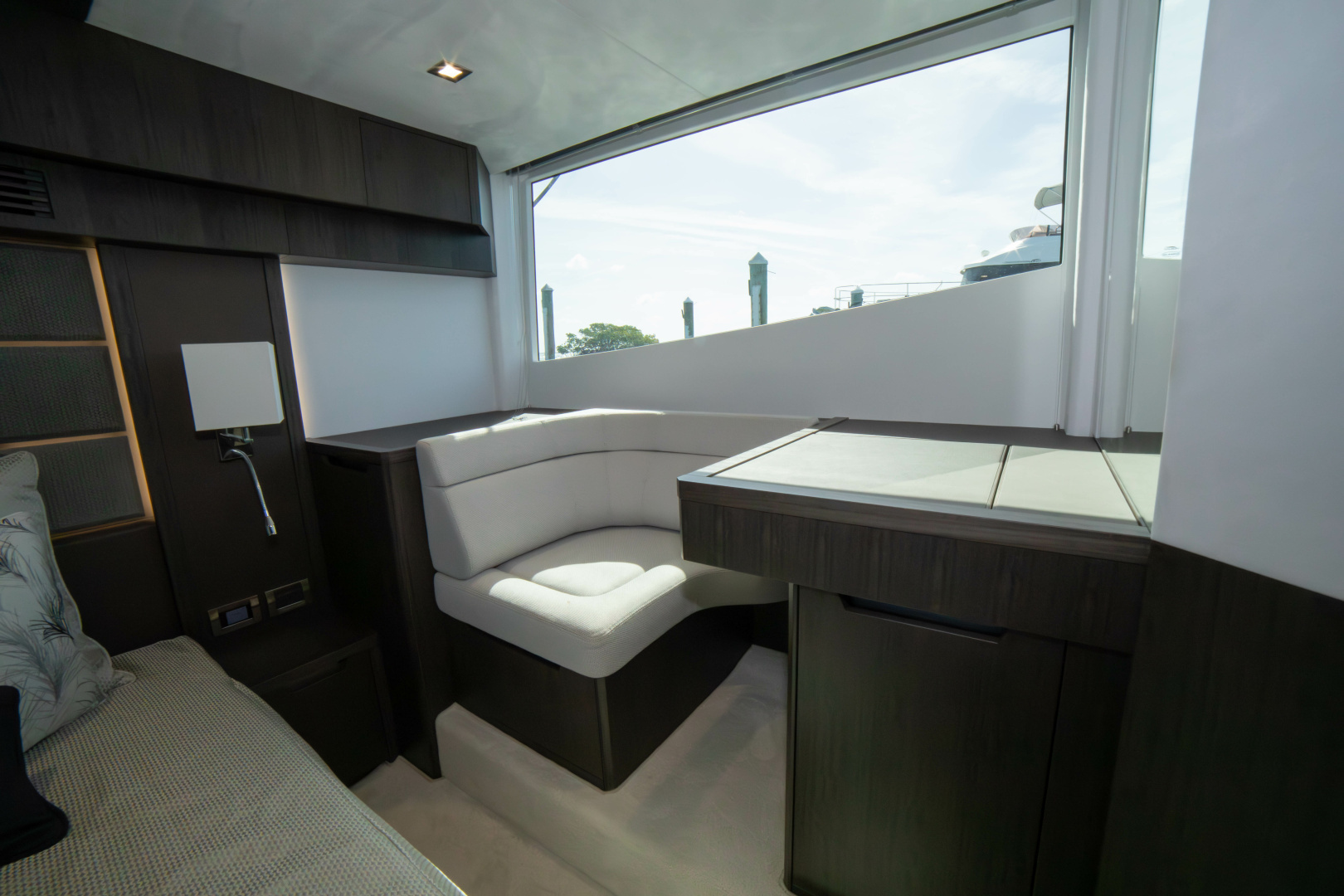2024 Galeon 510 SKY - Image 40