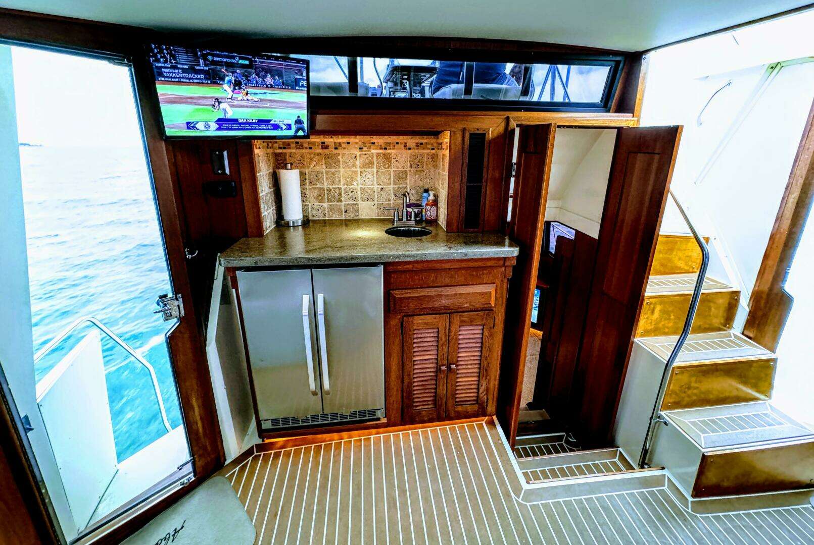 1987 Viking 48 Motor Yacht - Image 30