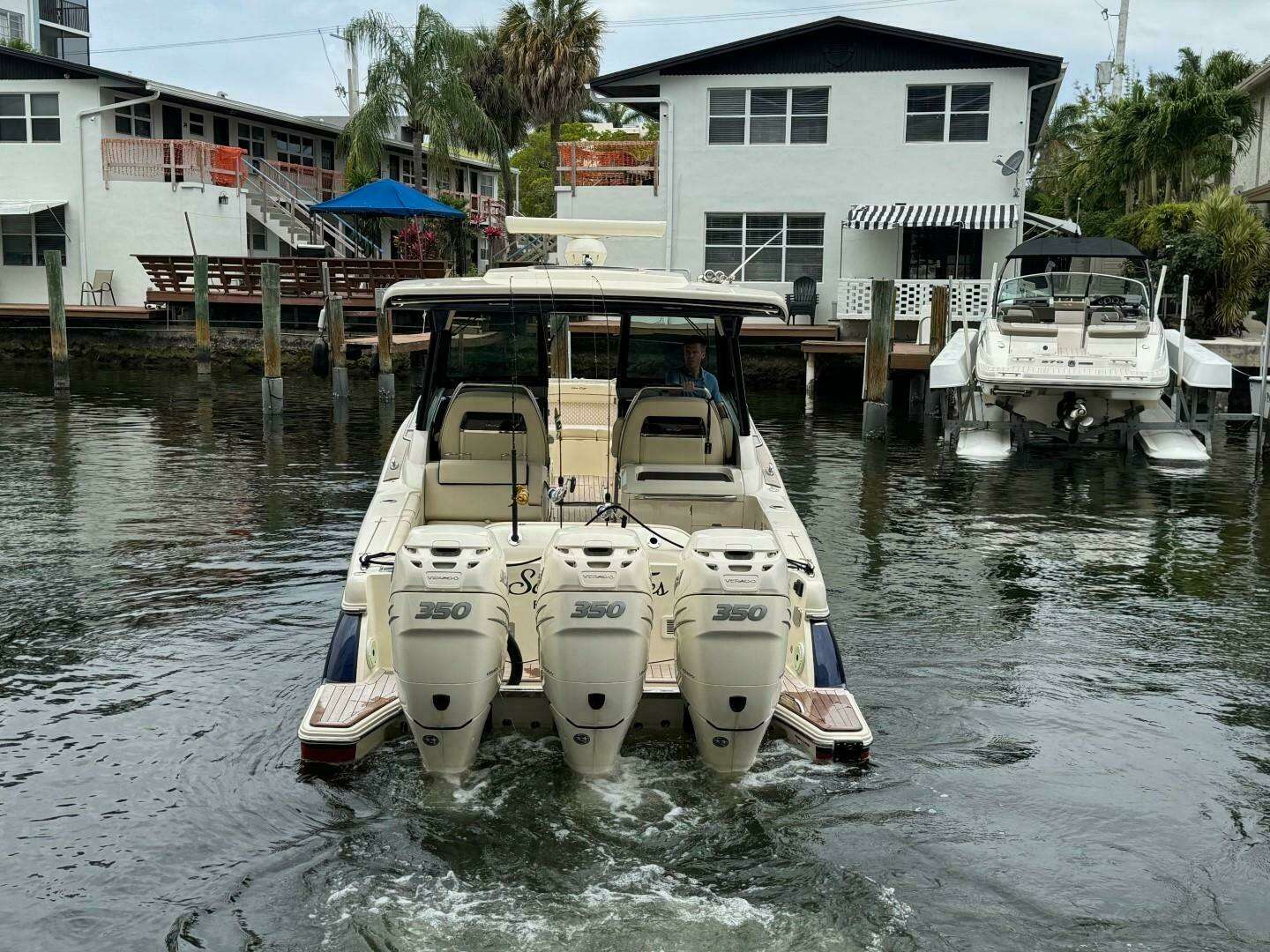 2022 Chris-Craft Calypso 35 - Image 5