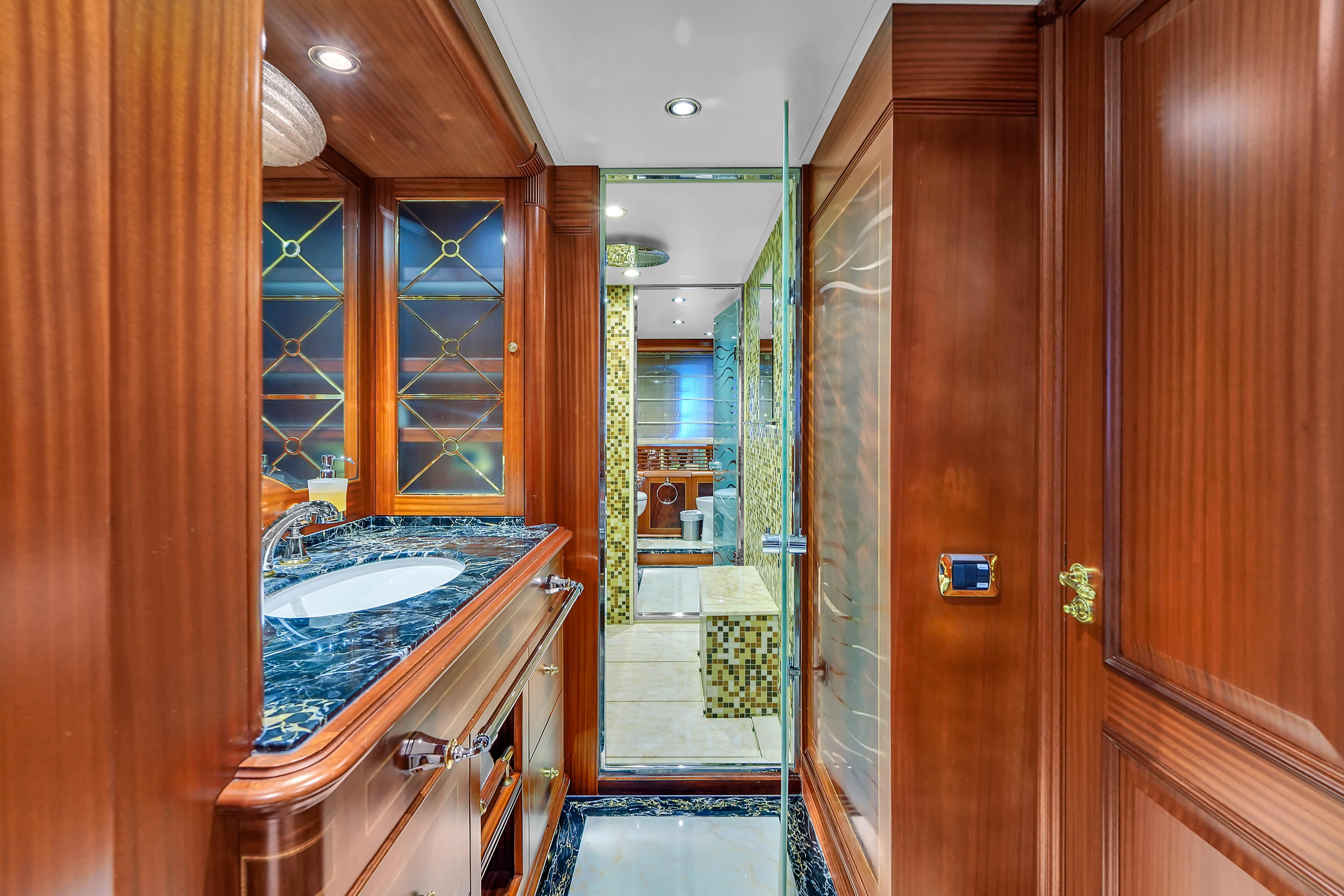 2012 Azimut Grande 105 - 85