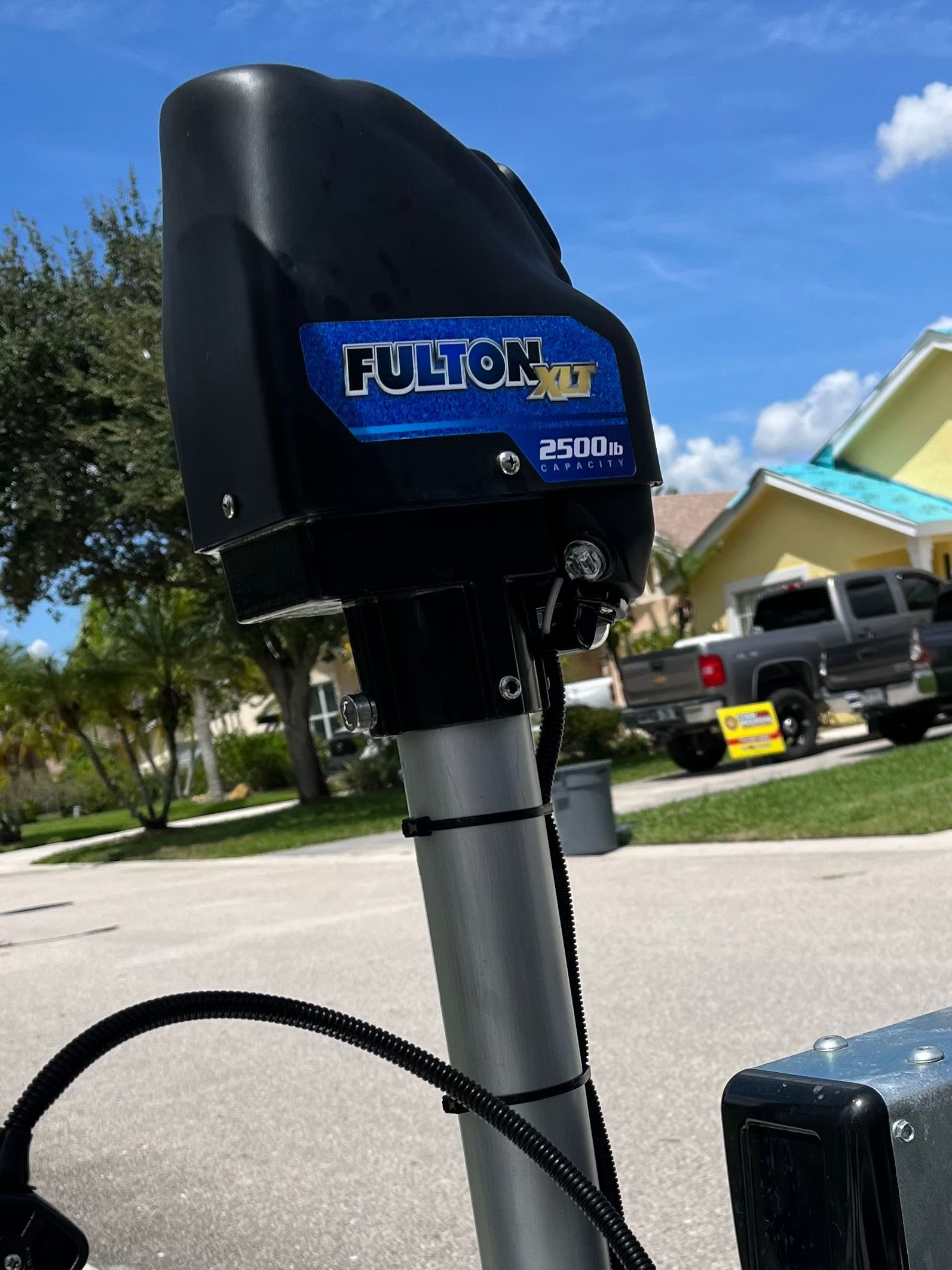 2022 Cobia 240 Dual Console - 36