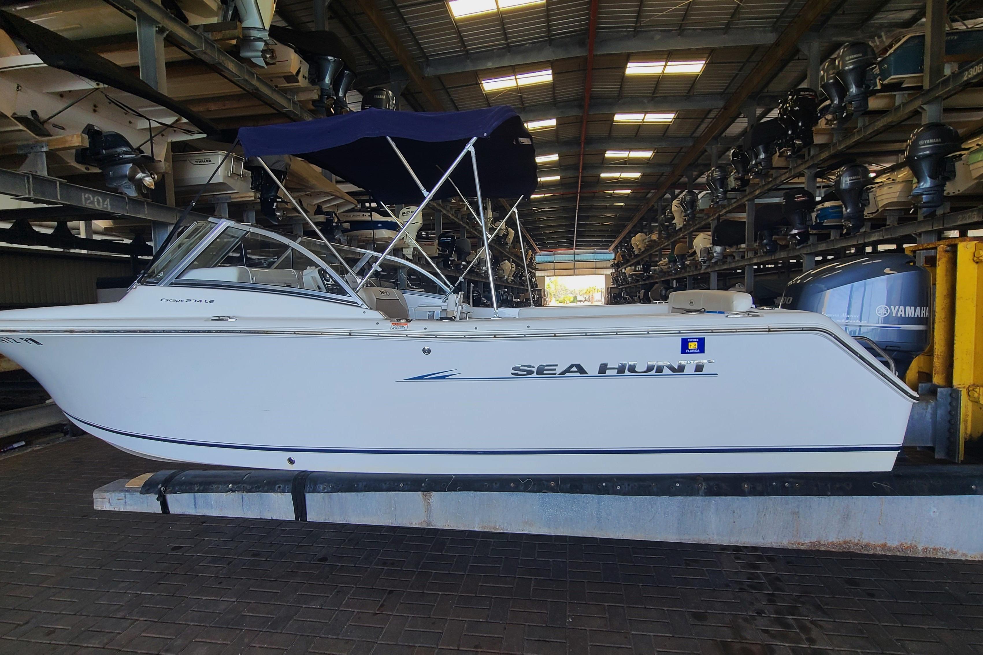 2013 Sea Hunt Escape 234 LE