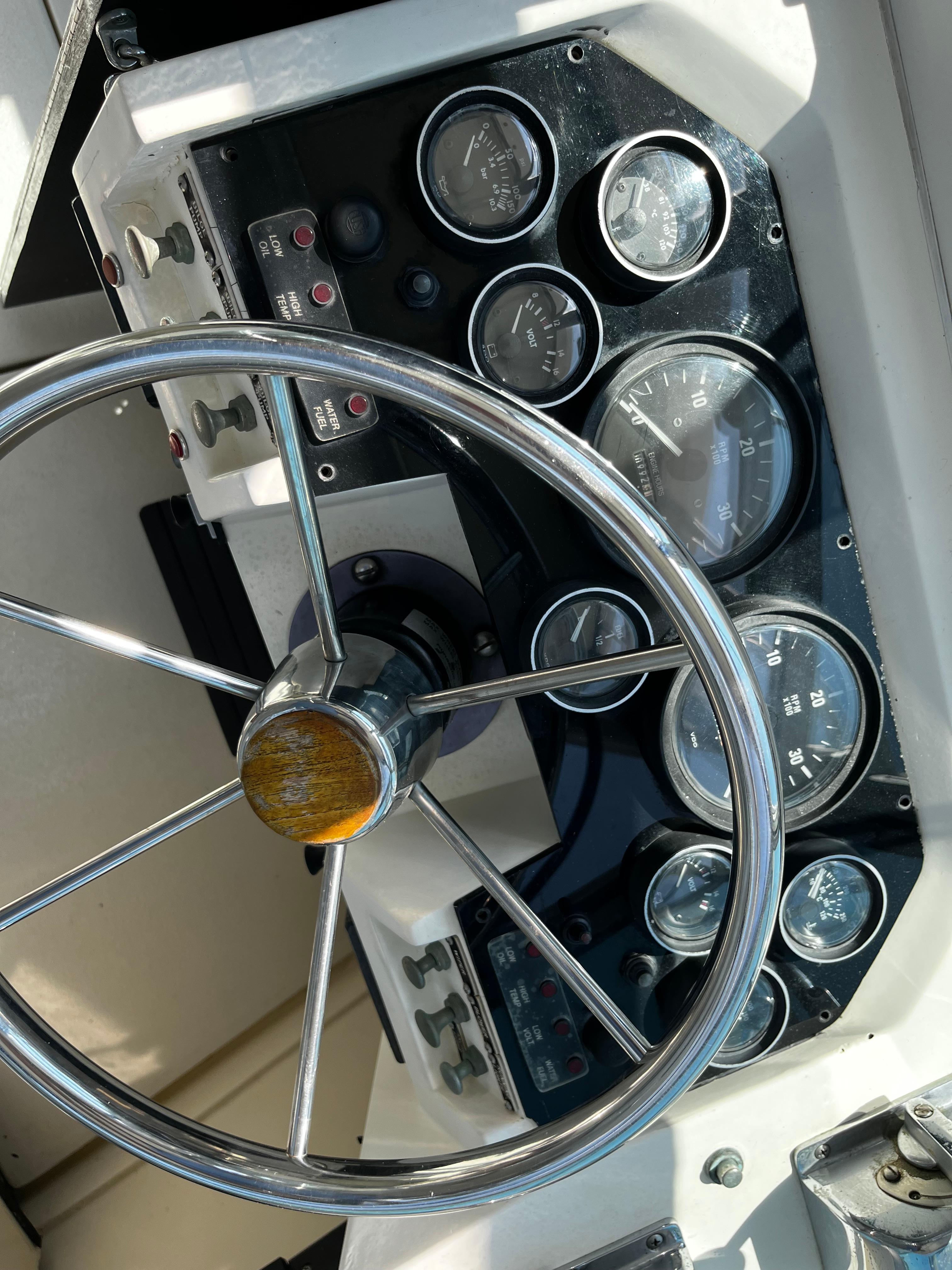 1988 NorthCoast 24 Express Sportfish - 17