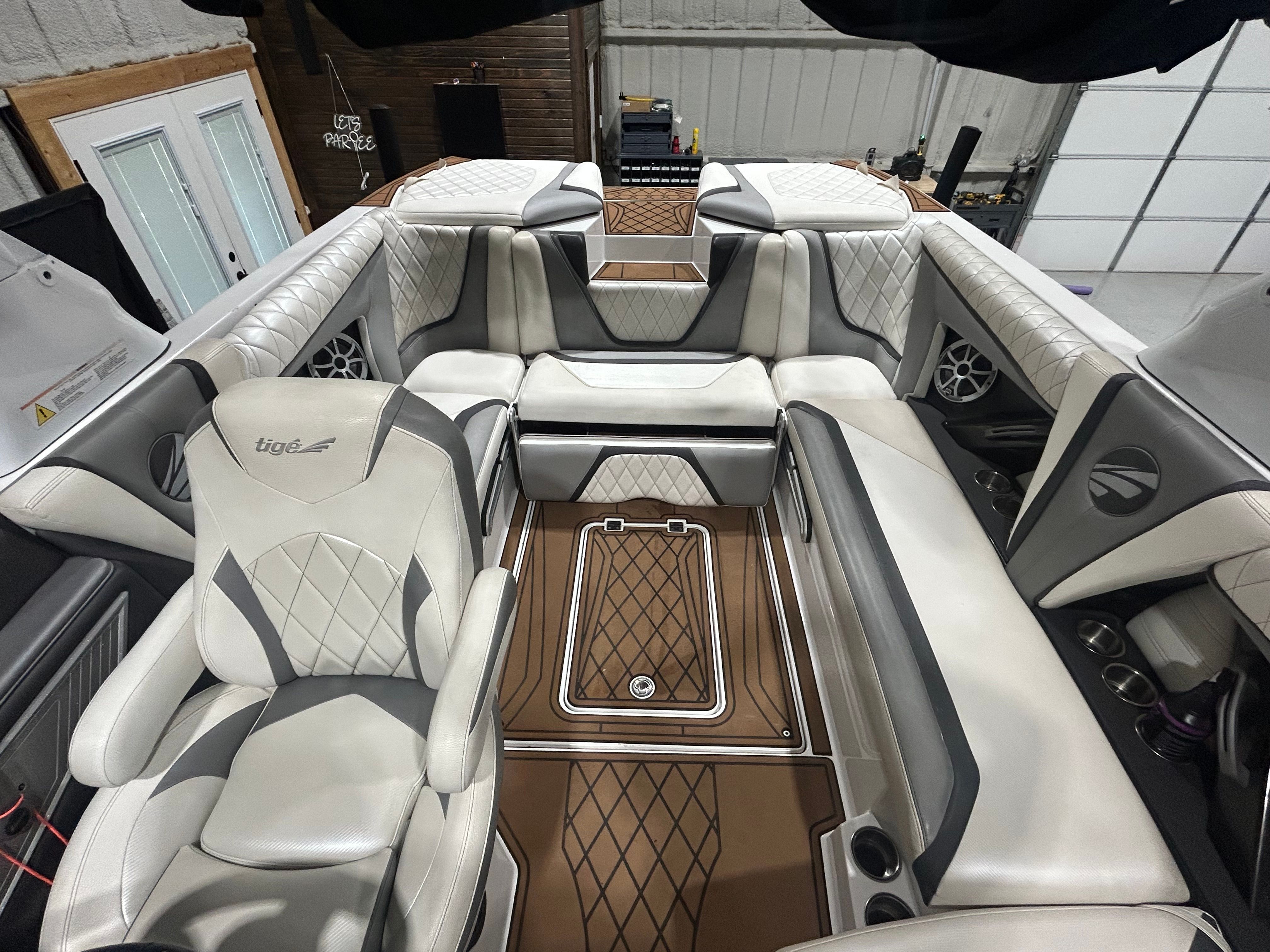 2016 Tigé RZX3 - 14