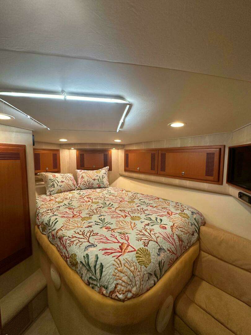 2004 Cabo 48 Flybridge - Image 30