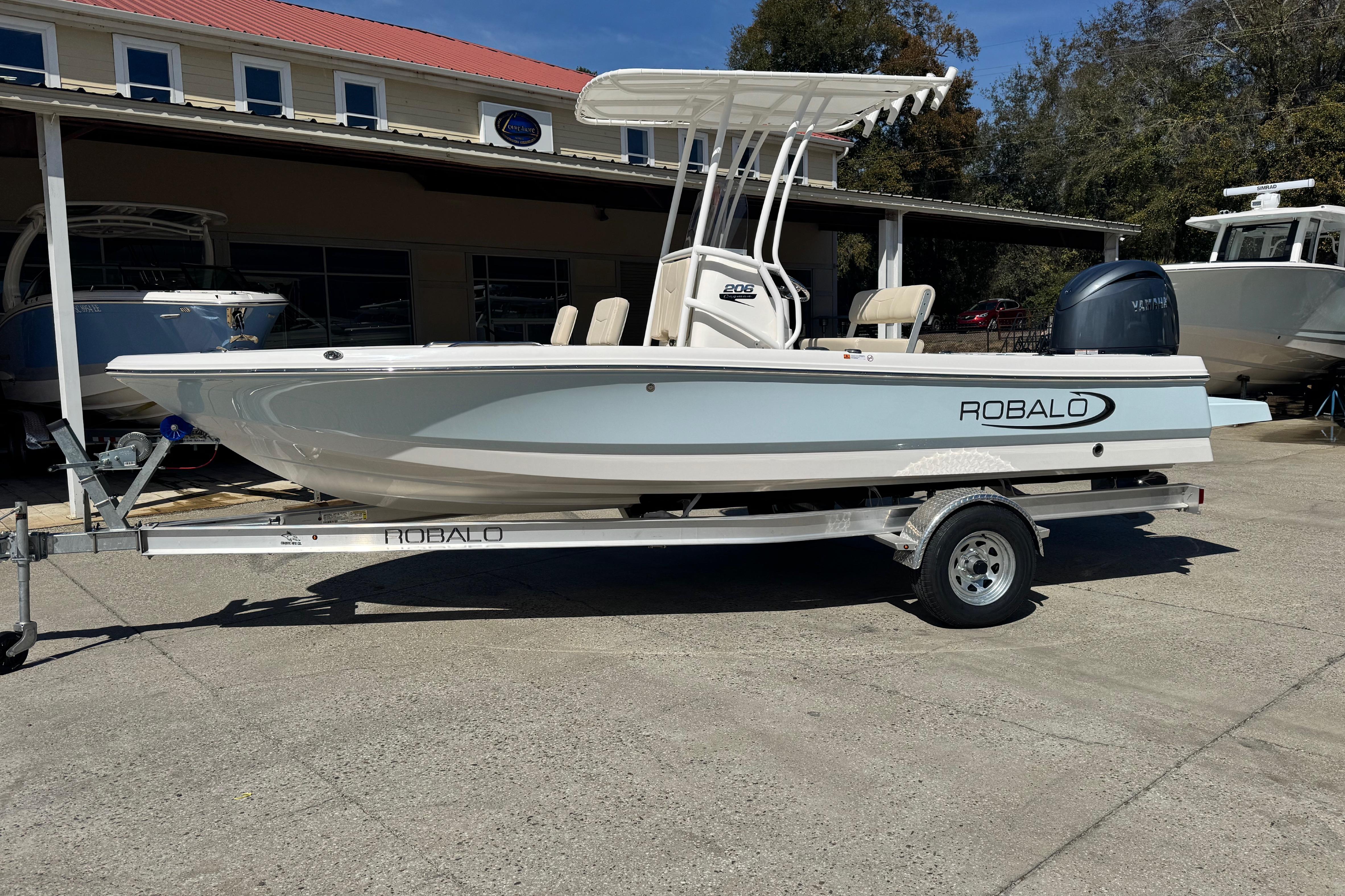 2026 Robalo 206 Cayman