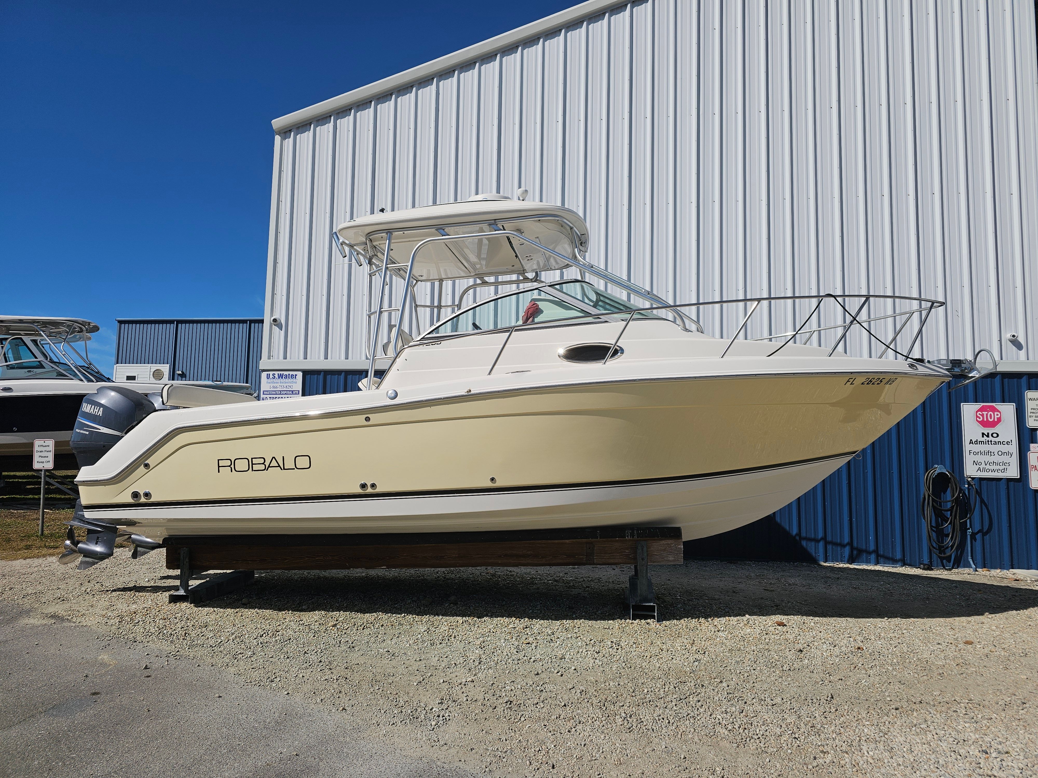 2006 Robalo R265 Walkaround