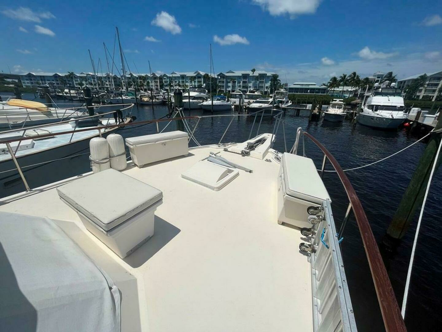 1981 Hatteras 48 Motoryacht - Image 3
