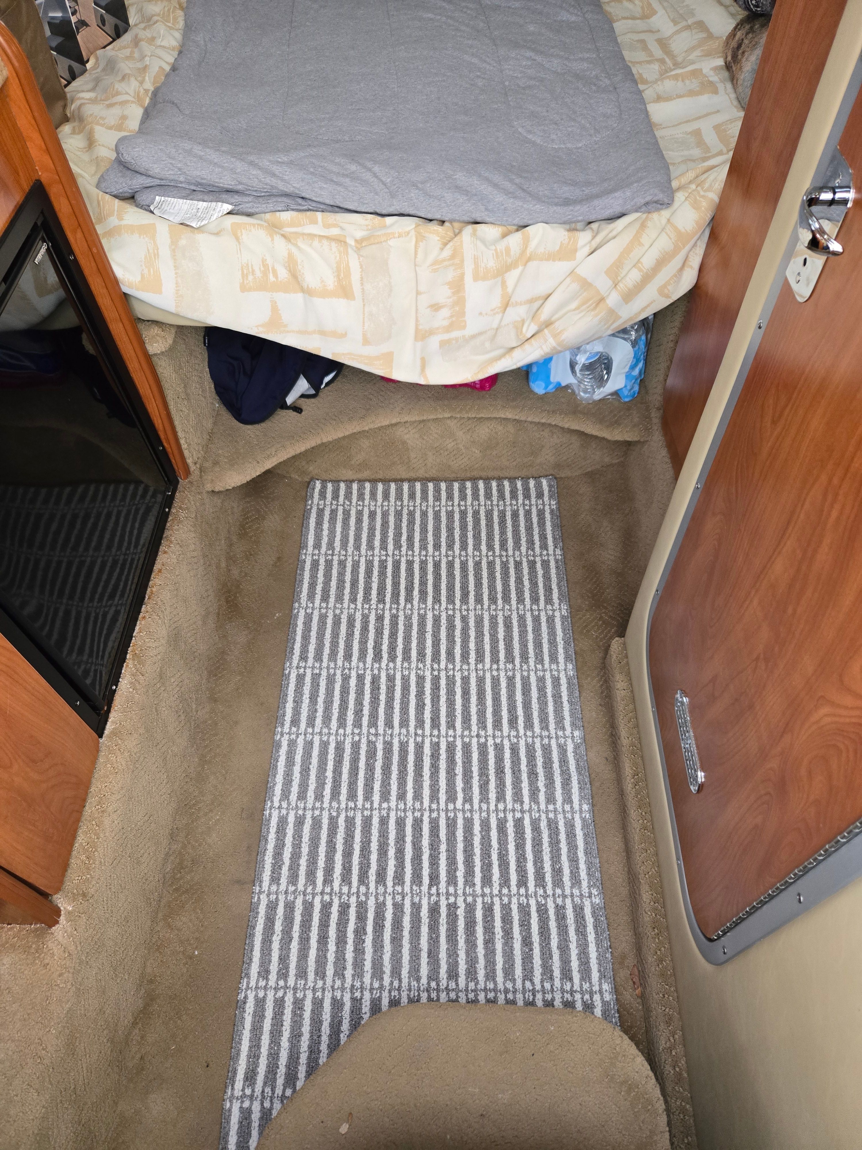 2006 Rinker 270 Express Cruiser - 10
