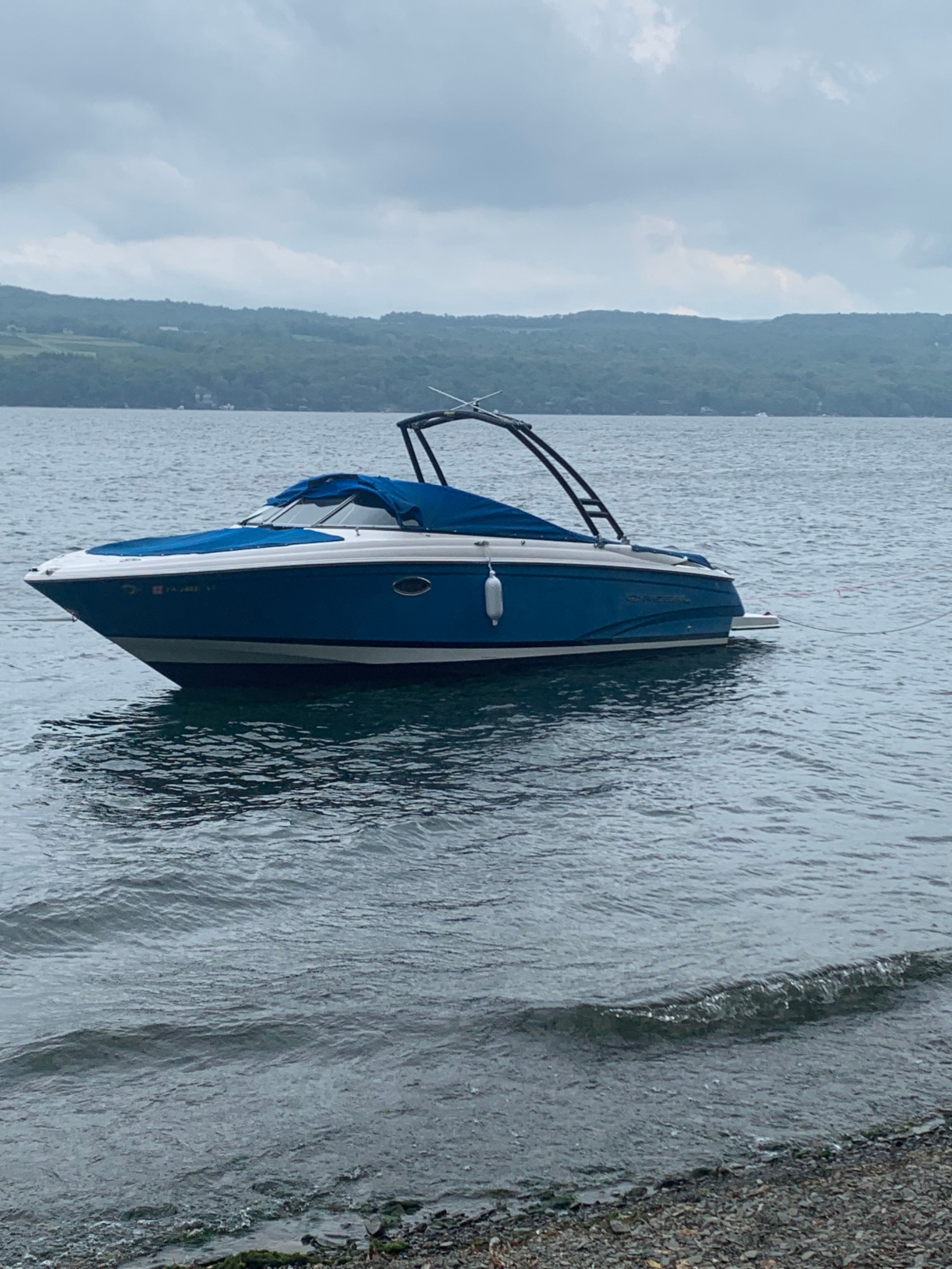 2007 Regal 2700 Bowrider - 2