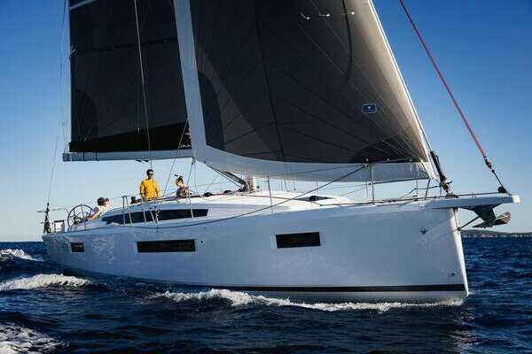 2027 Jeanneau Sun Odyssey 415