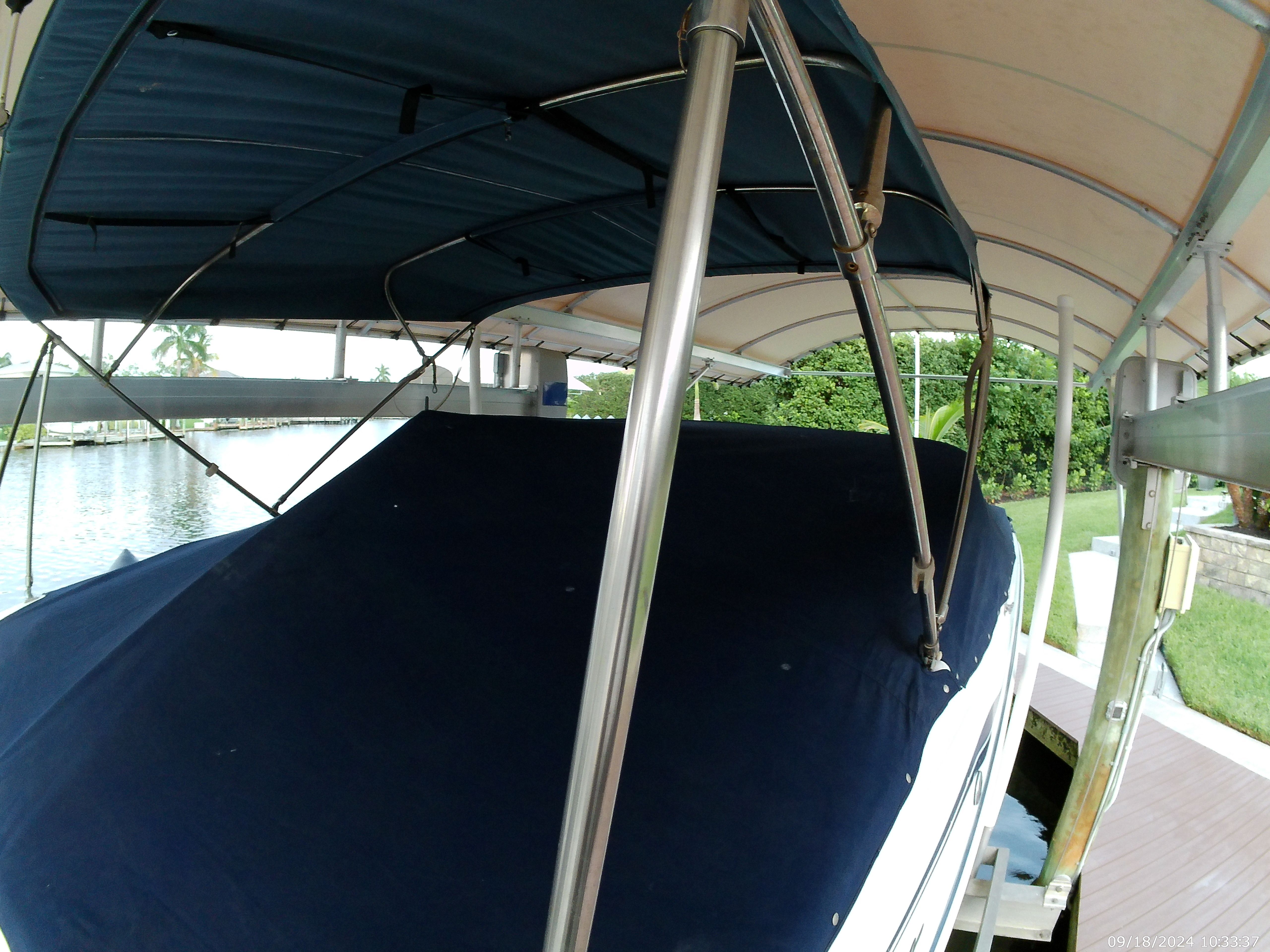 2000 Godfrey / Hurricane Sundeck 237 I/O - 15