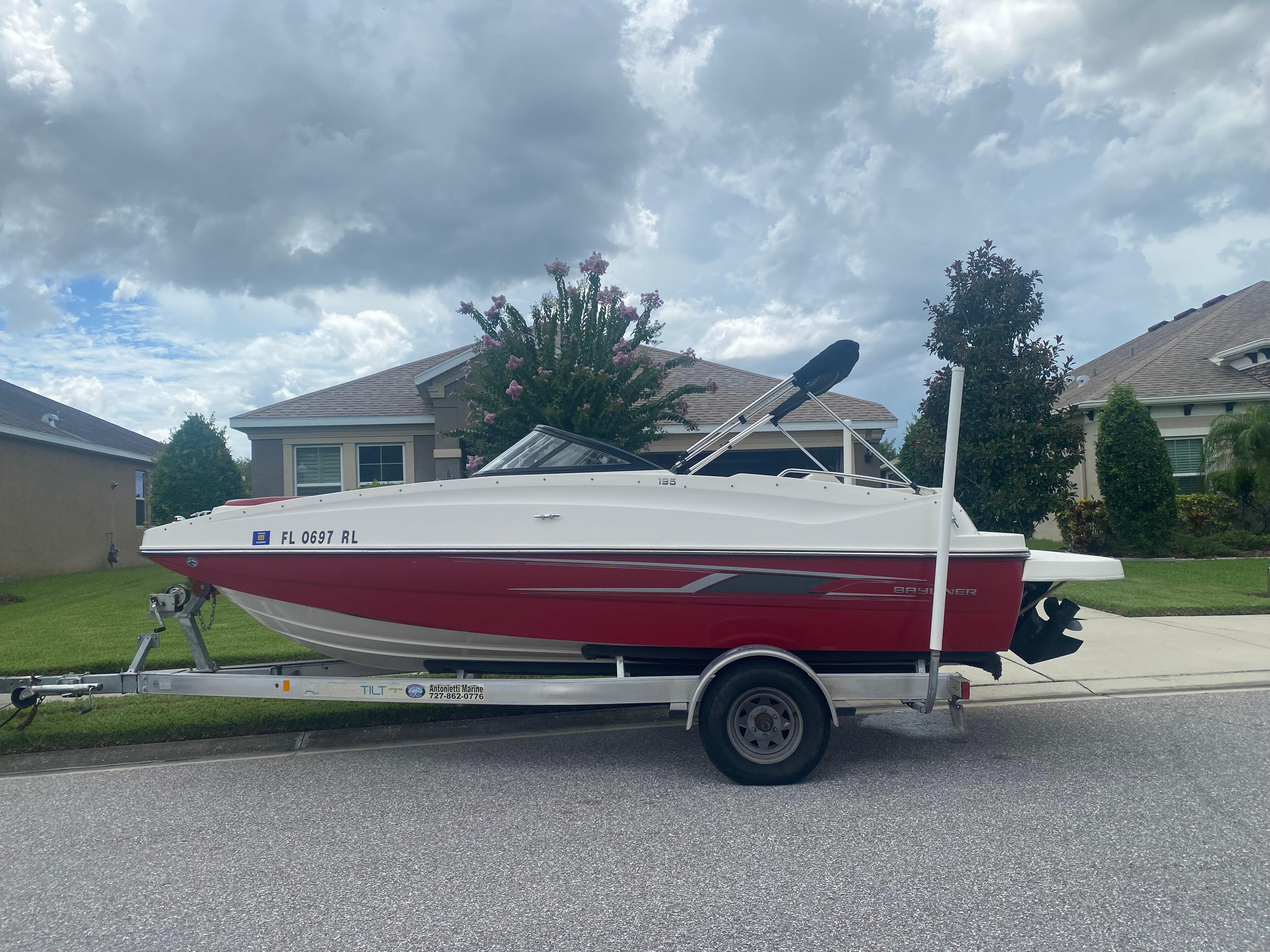2016 Bayliner 195 Deck Boat