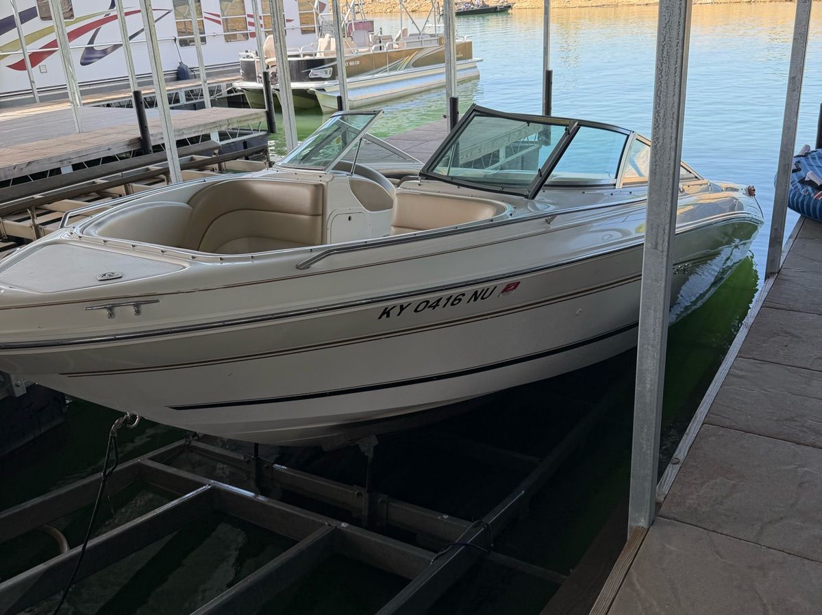 1998 Sea Ray 210 Bow Rider - 9