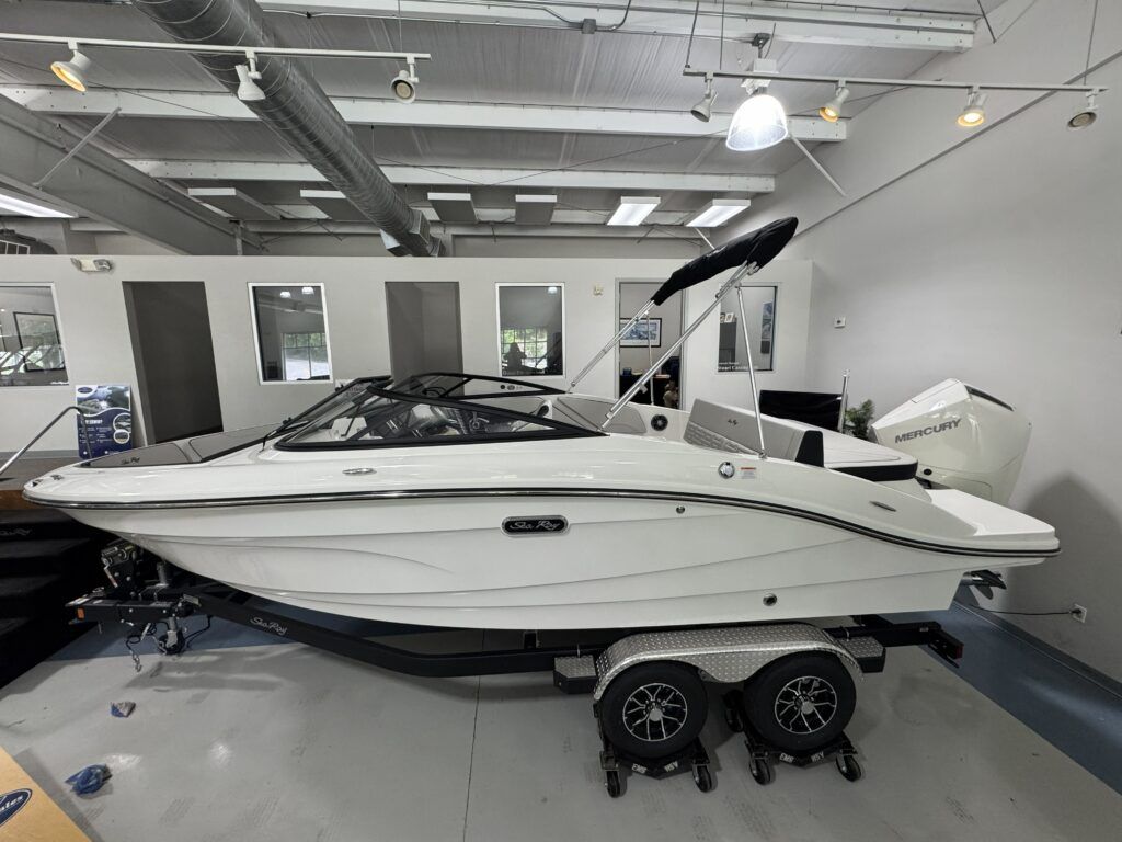 2026 Sea Ray SPO210