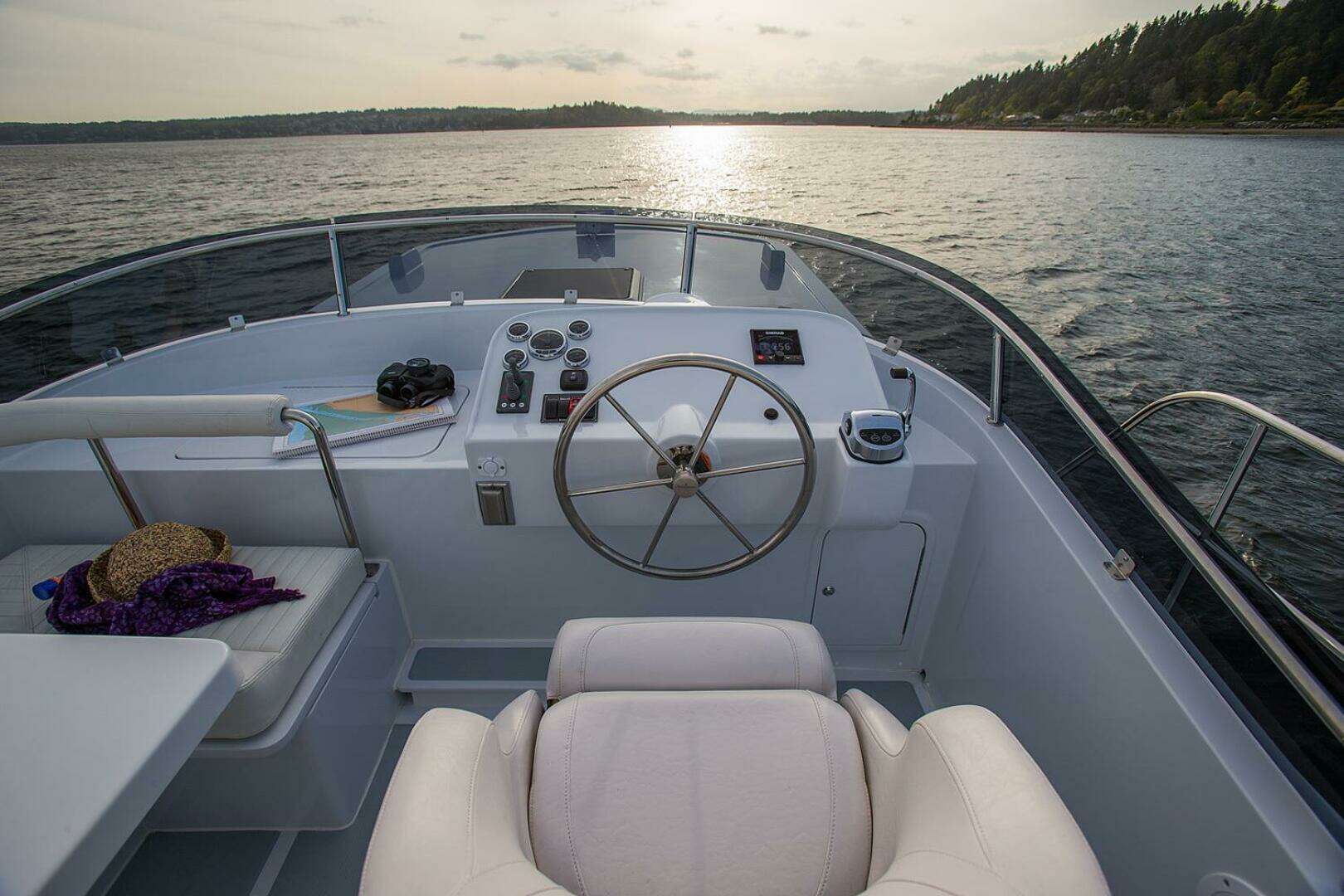 2026 Helmsman Trawlers 38E Pilothouse - Image 15