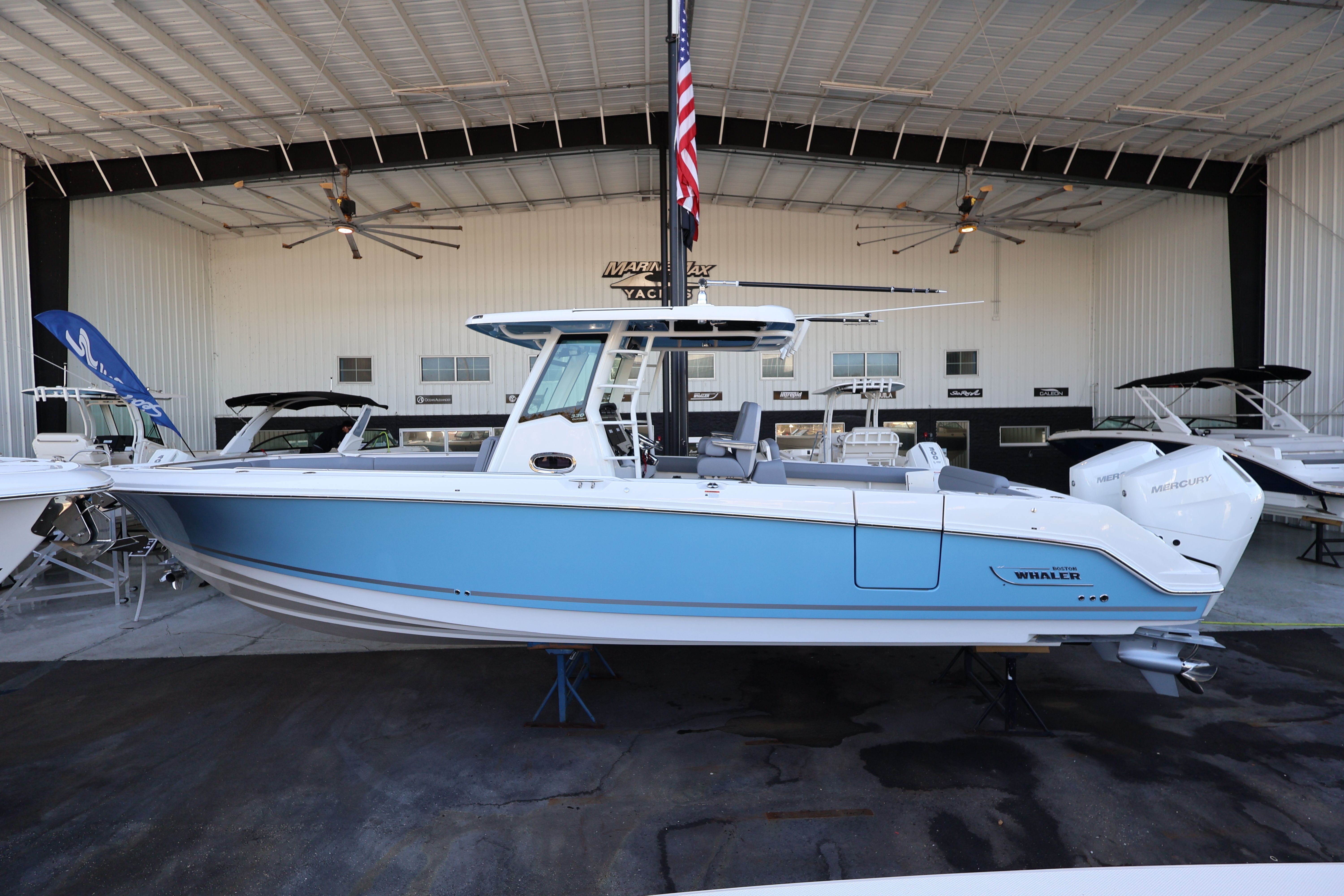 2026 Boston Whaler 330 Outrage