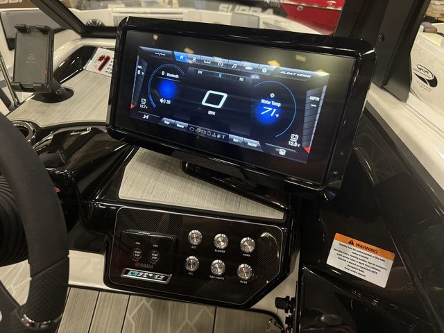 2026 Yamaha Boats 222XE - 12