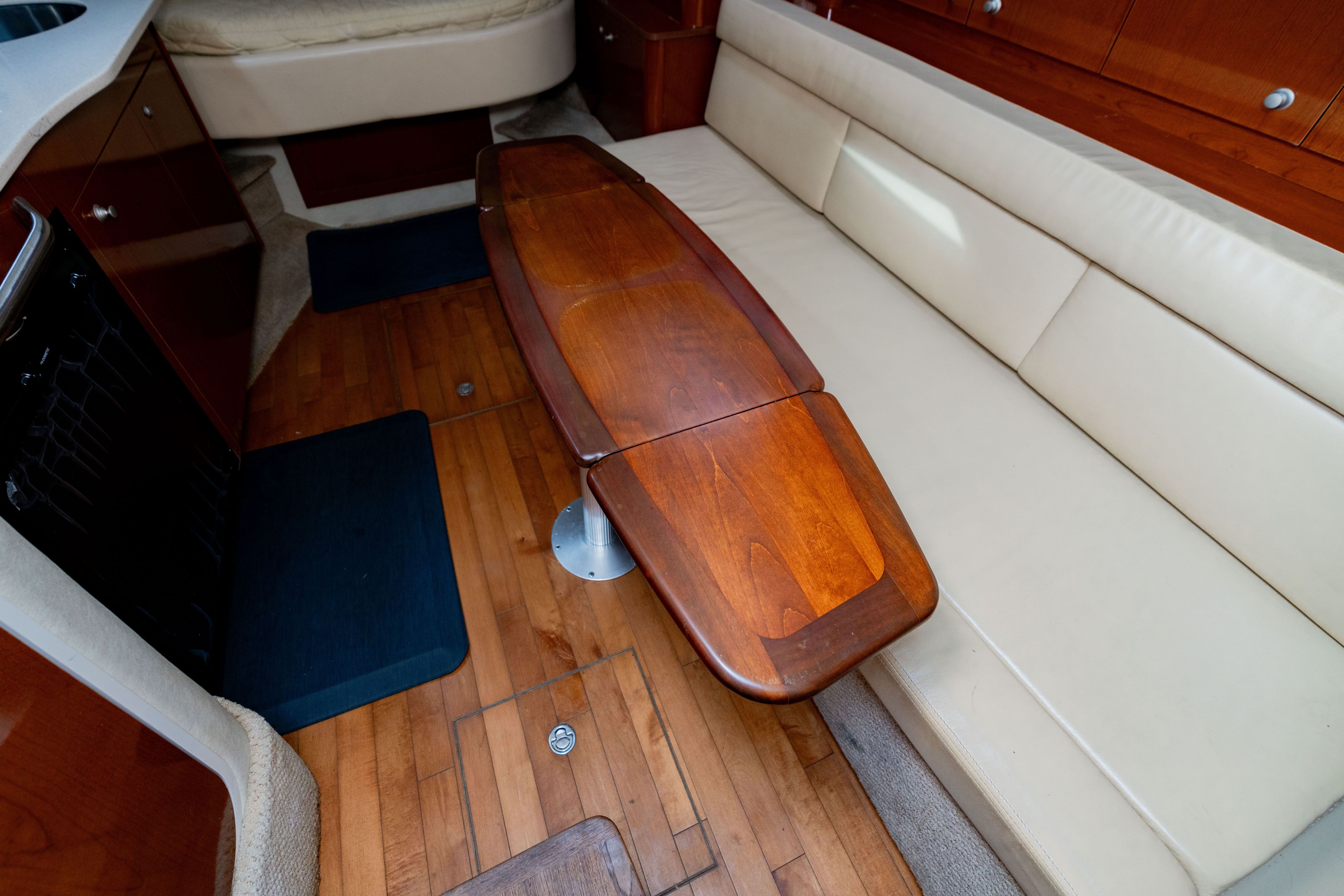 2010 Sea Ray Sundancer 330 - 50