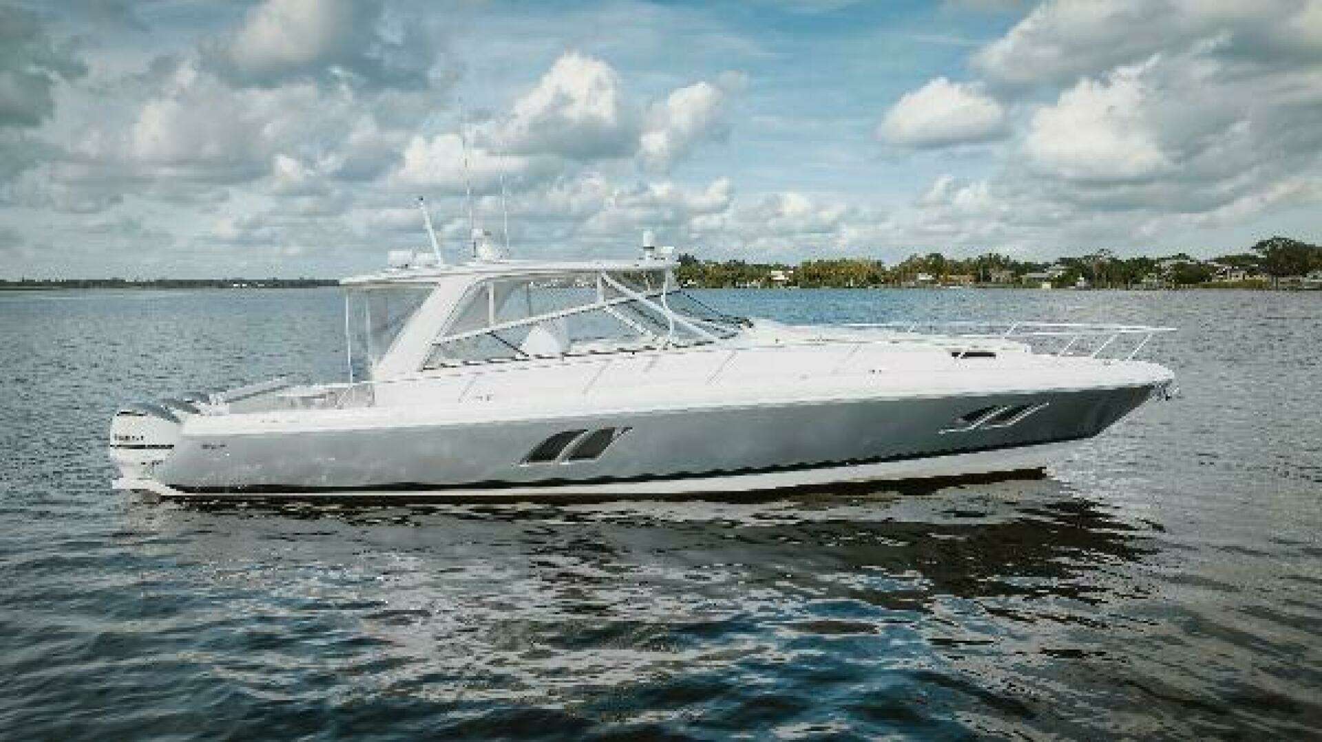 2018 Intrepid 475 Sport Yacht - Image 8