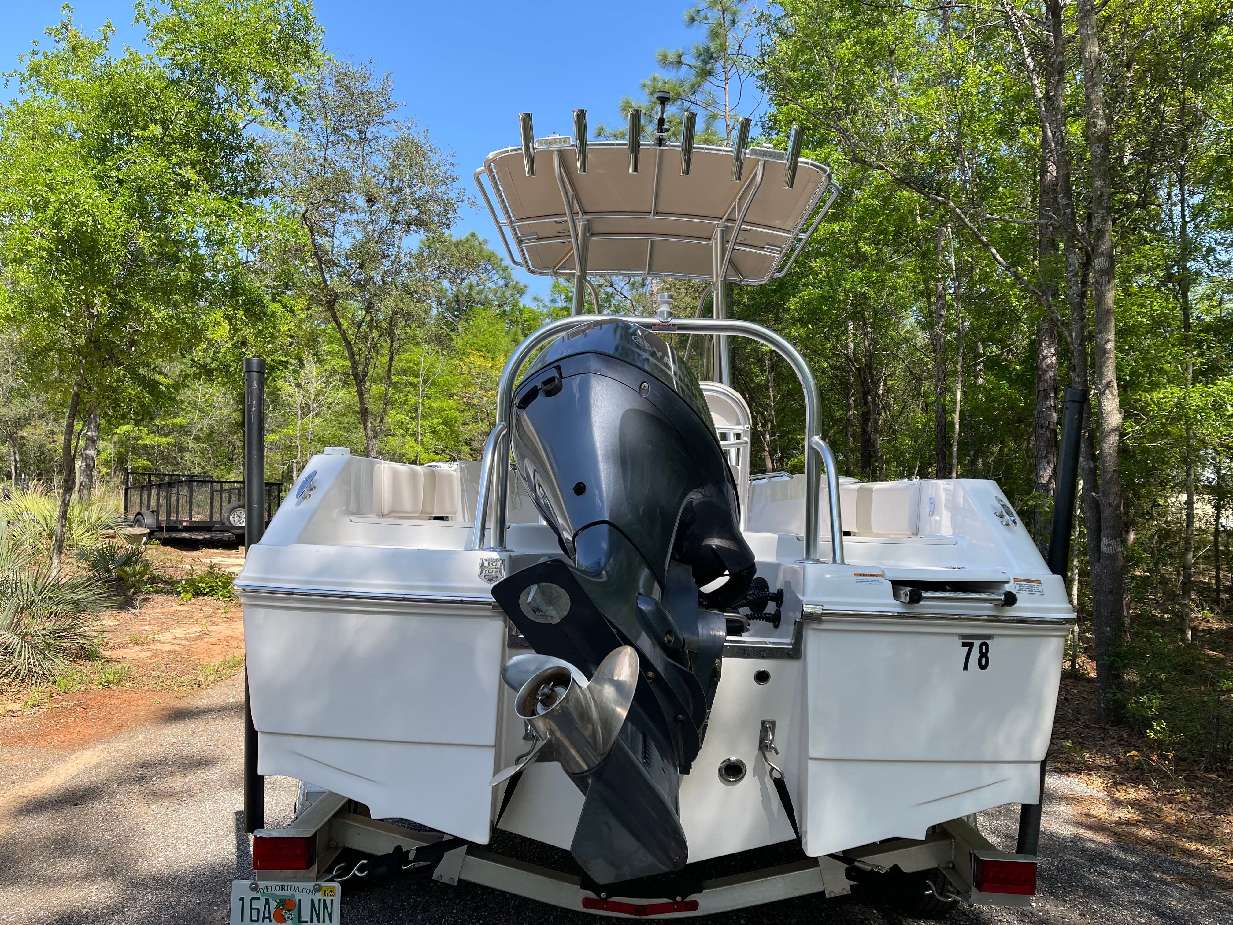 2017 Robalo R180 Center Console - 24