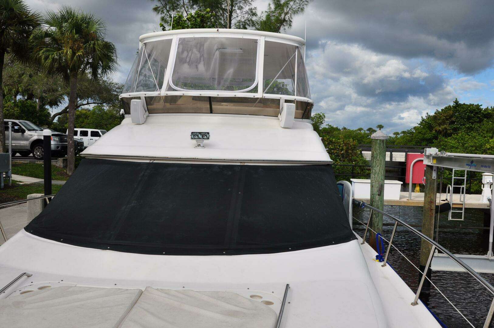 1998 Sea Ray 480 Sedan Bridge - Image 13