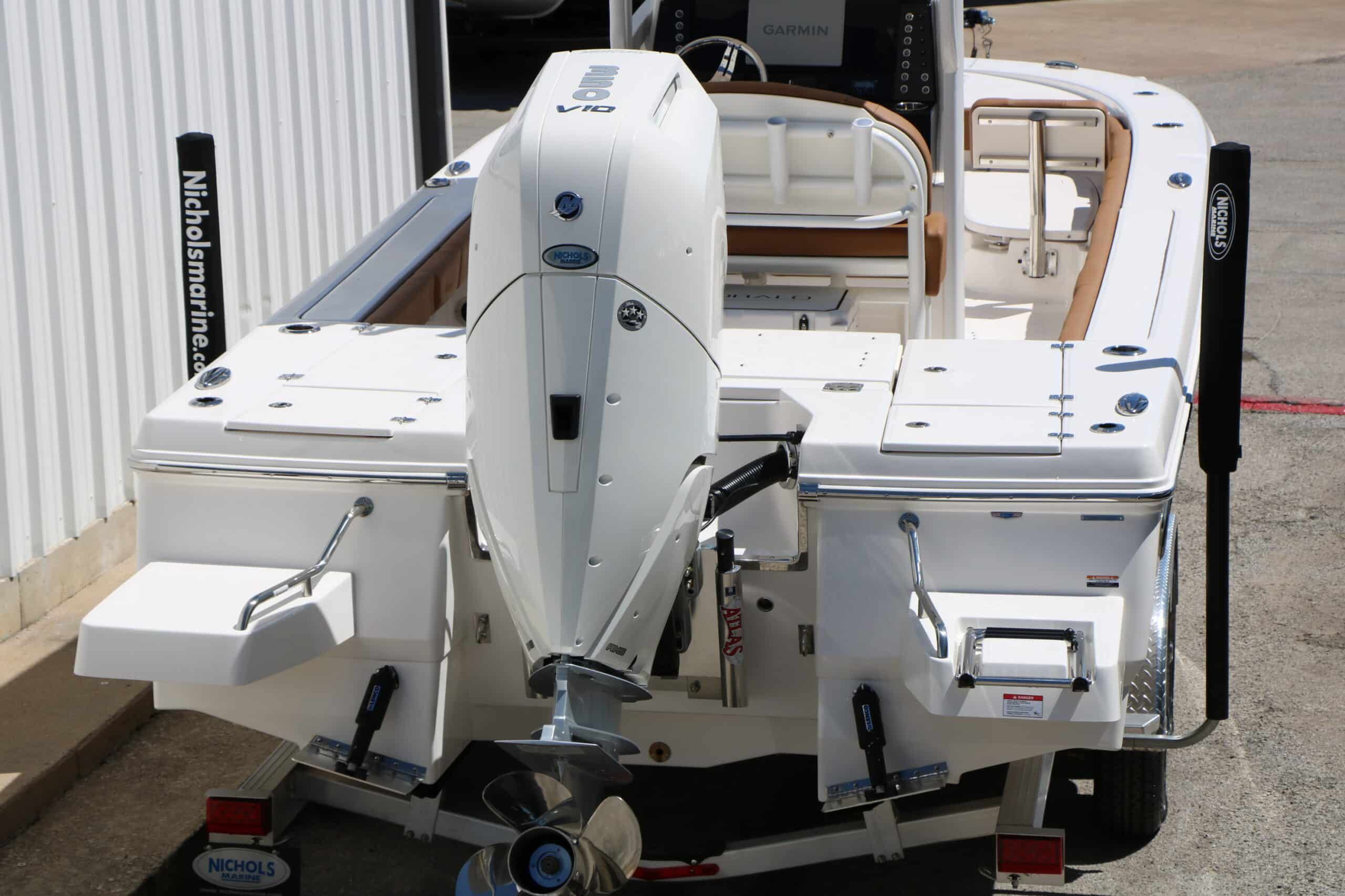 2026 Robalo 246 Cayman - 45