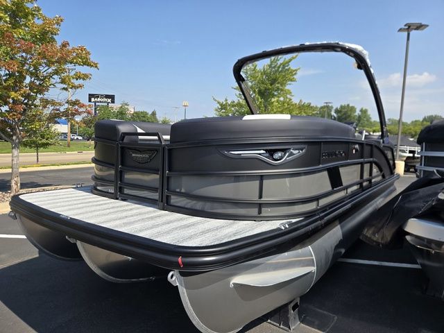 2026 Bennington M Quad Bench 24 MFB Tritoon